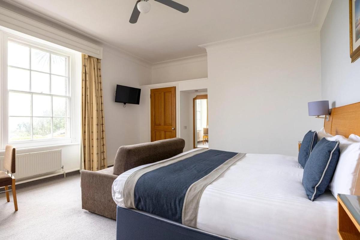 Double or Twin Room Sea View