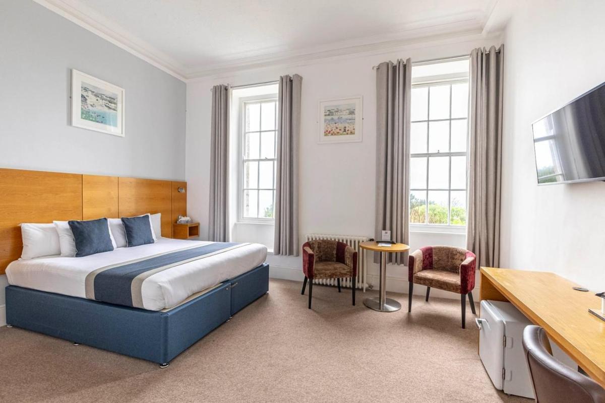 Double or Twin Room Sea View