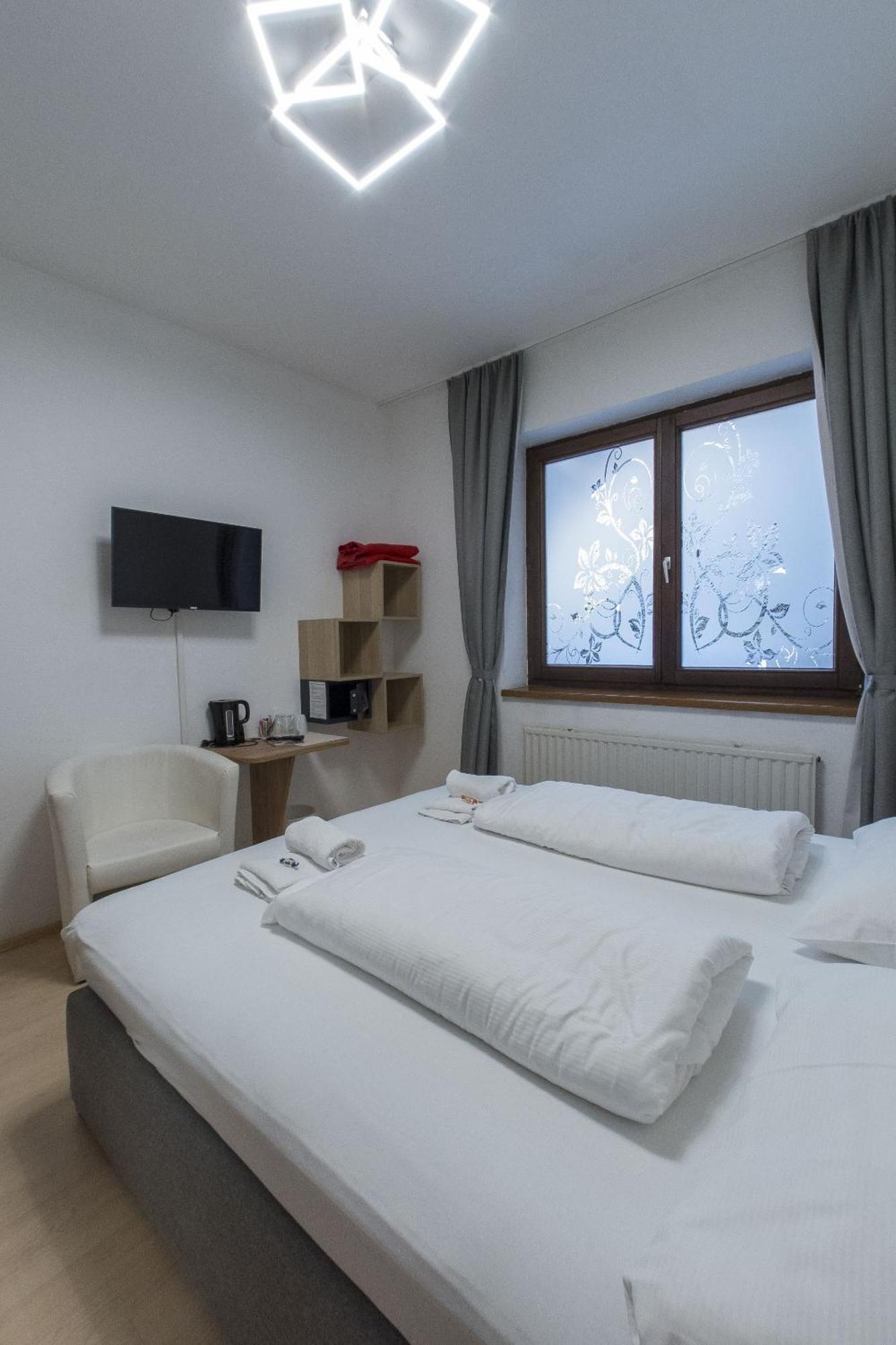 Double Room Private Bathroom