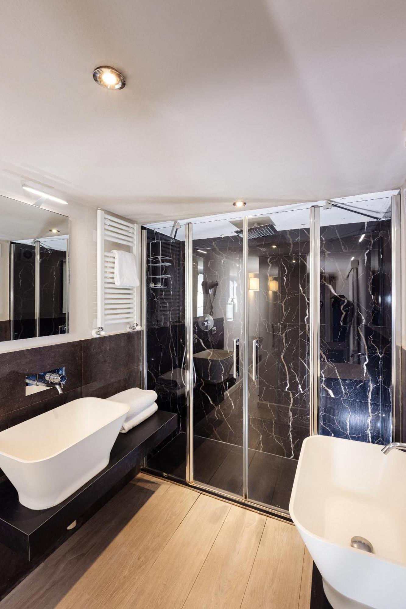 Large Superior Double or Twin Room Annex