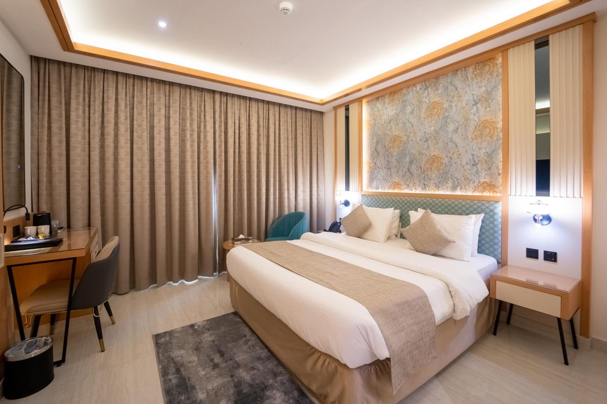 Deluxe King Room