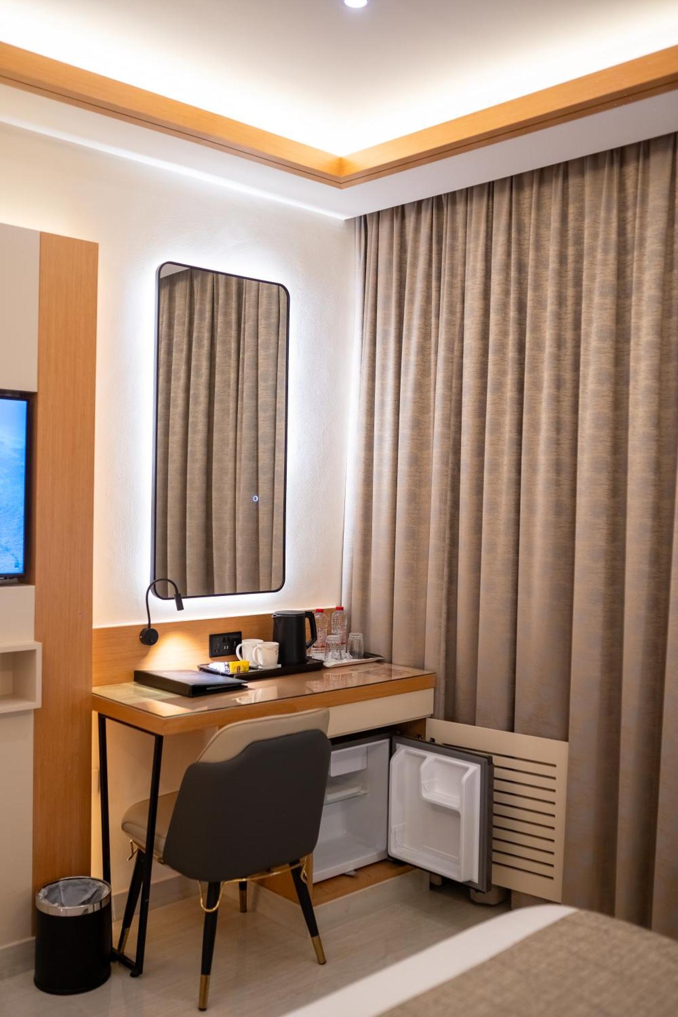 Deluxe King Room