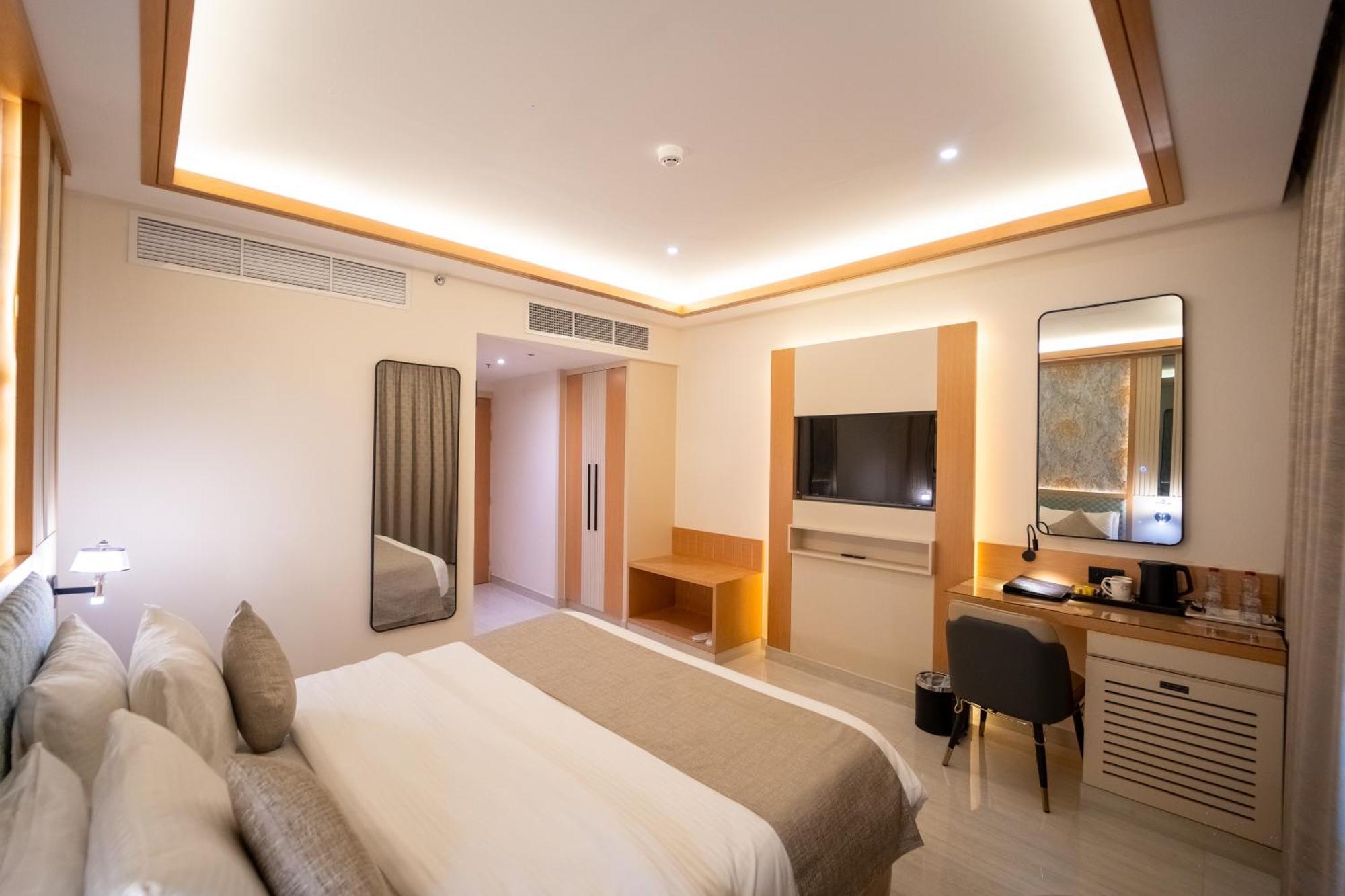 Deluxe King Room