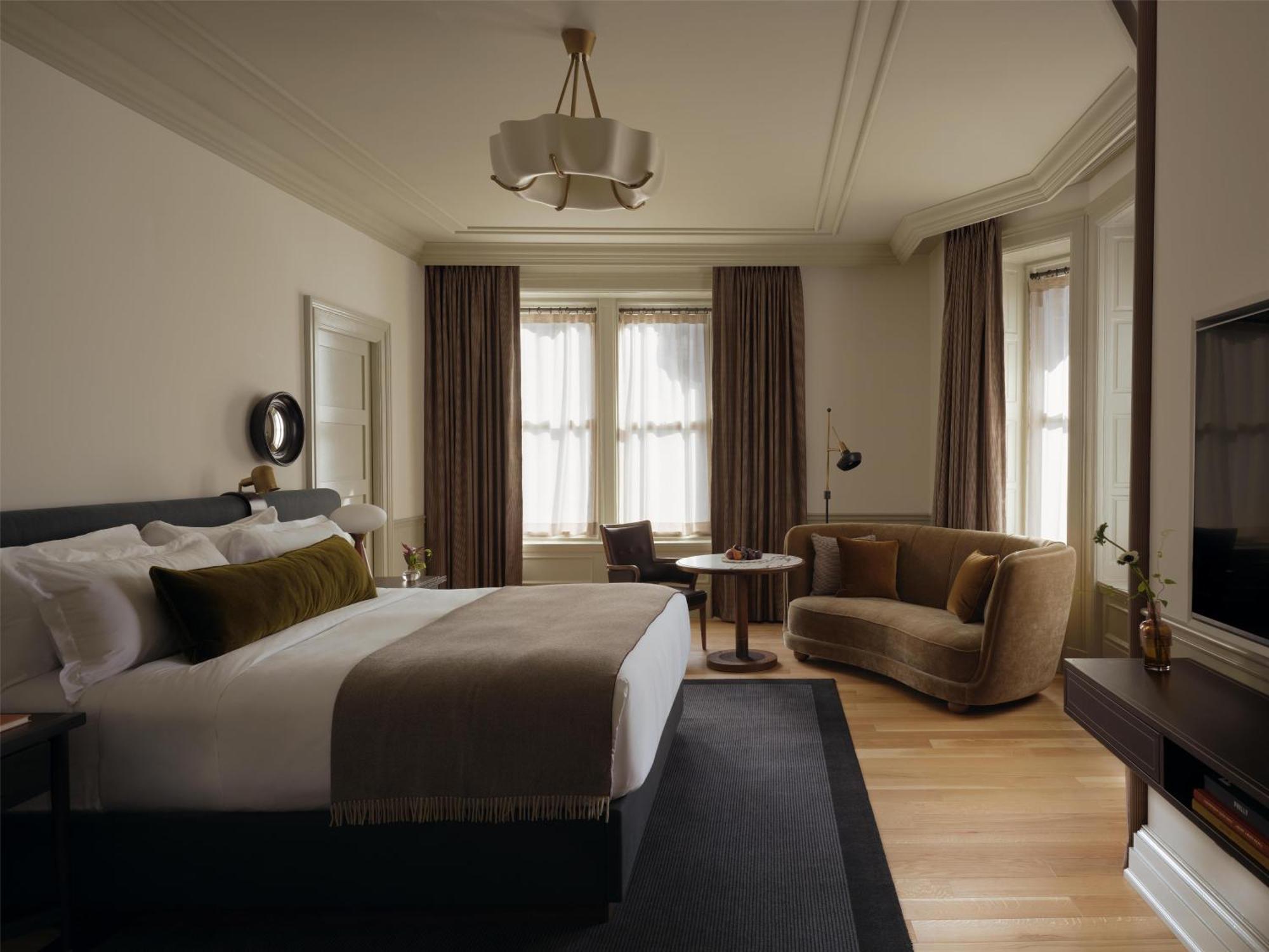 Deluxe King Room