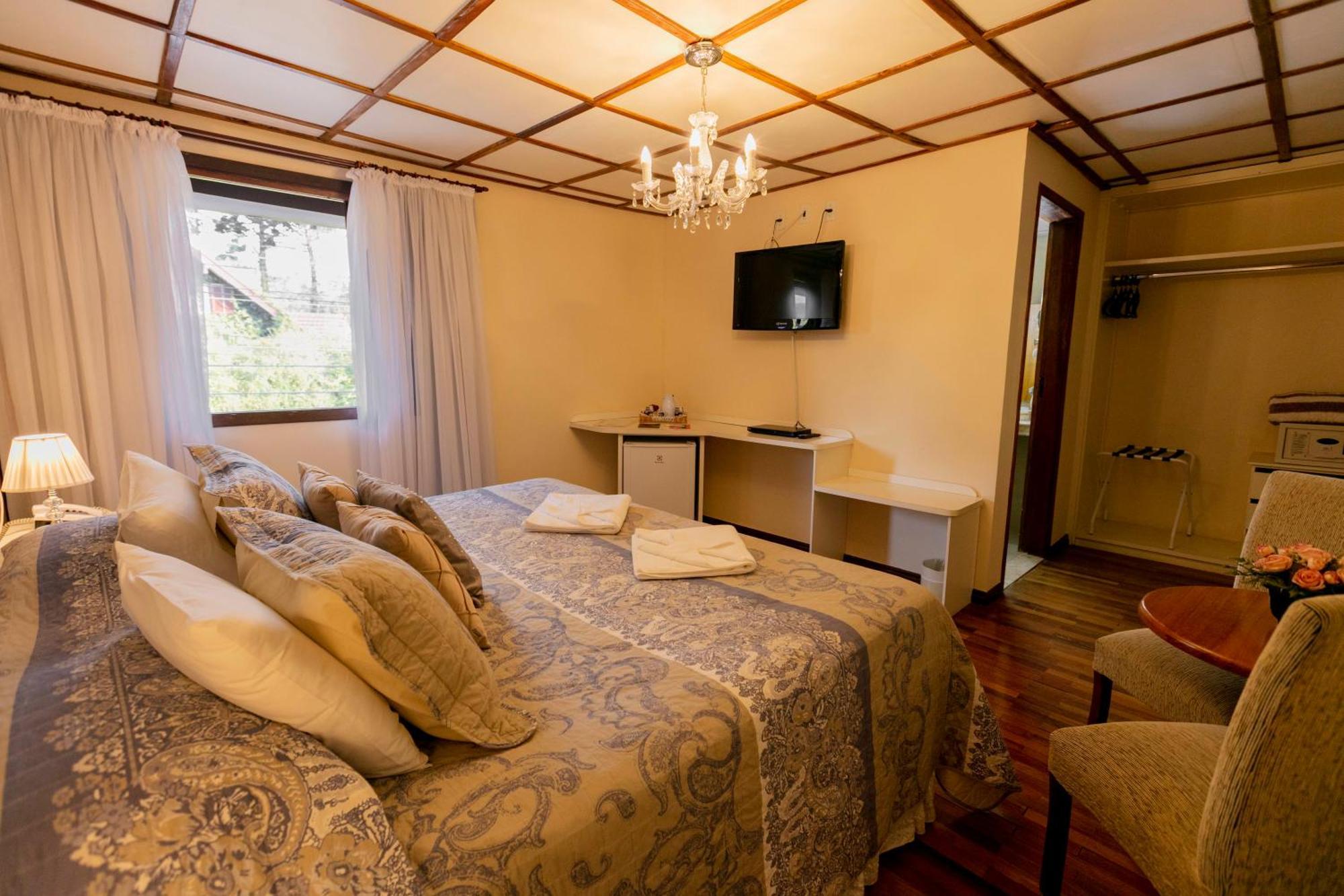 Deluxe Double Room Bath