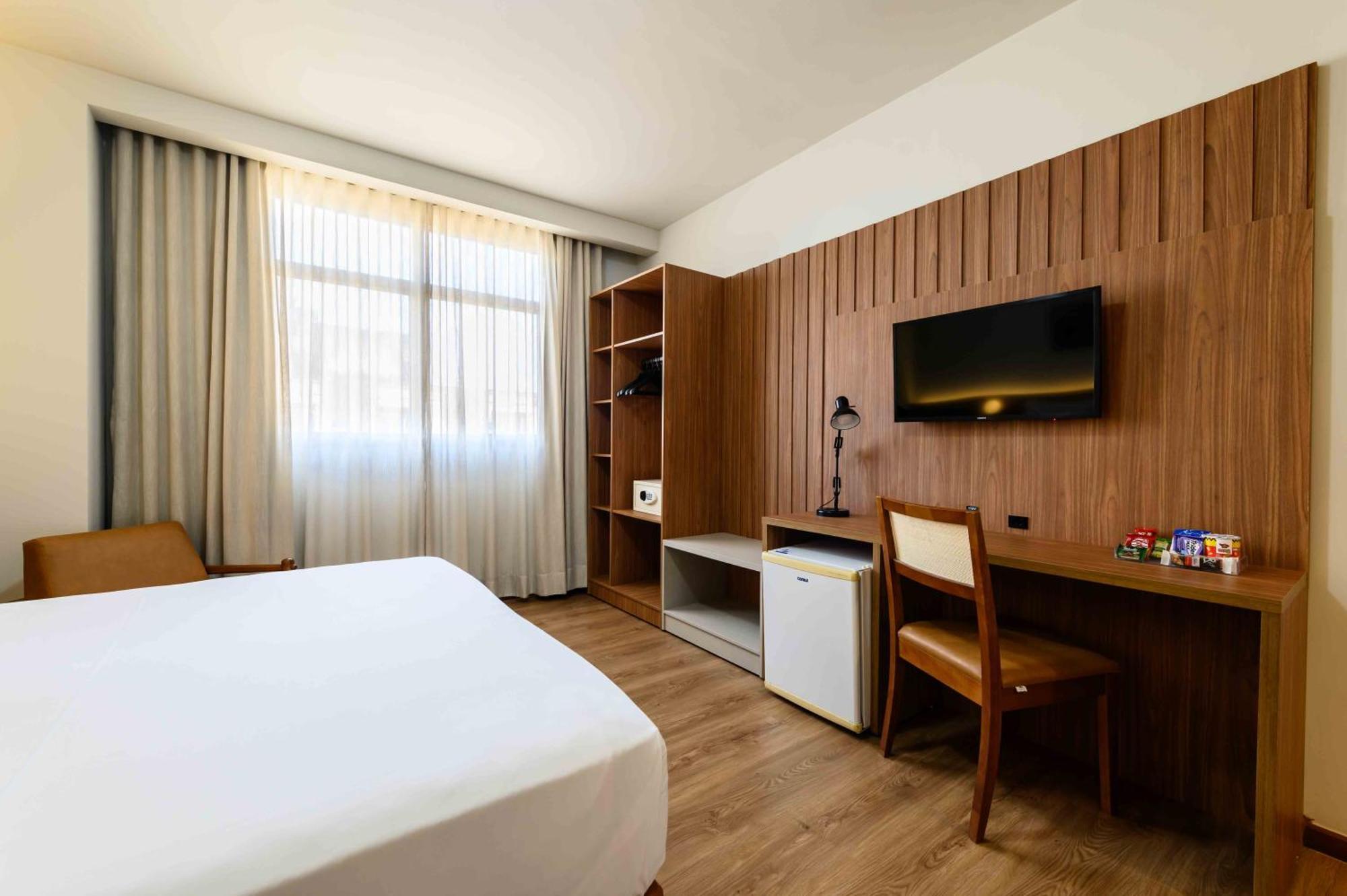 Superior Double Room double bed