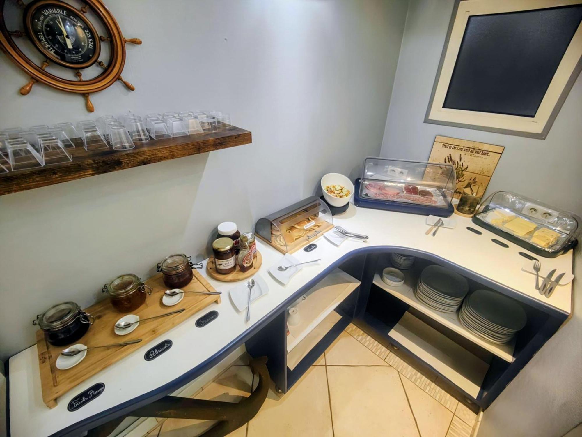 Studio two beds