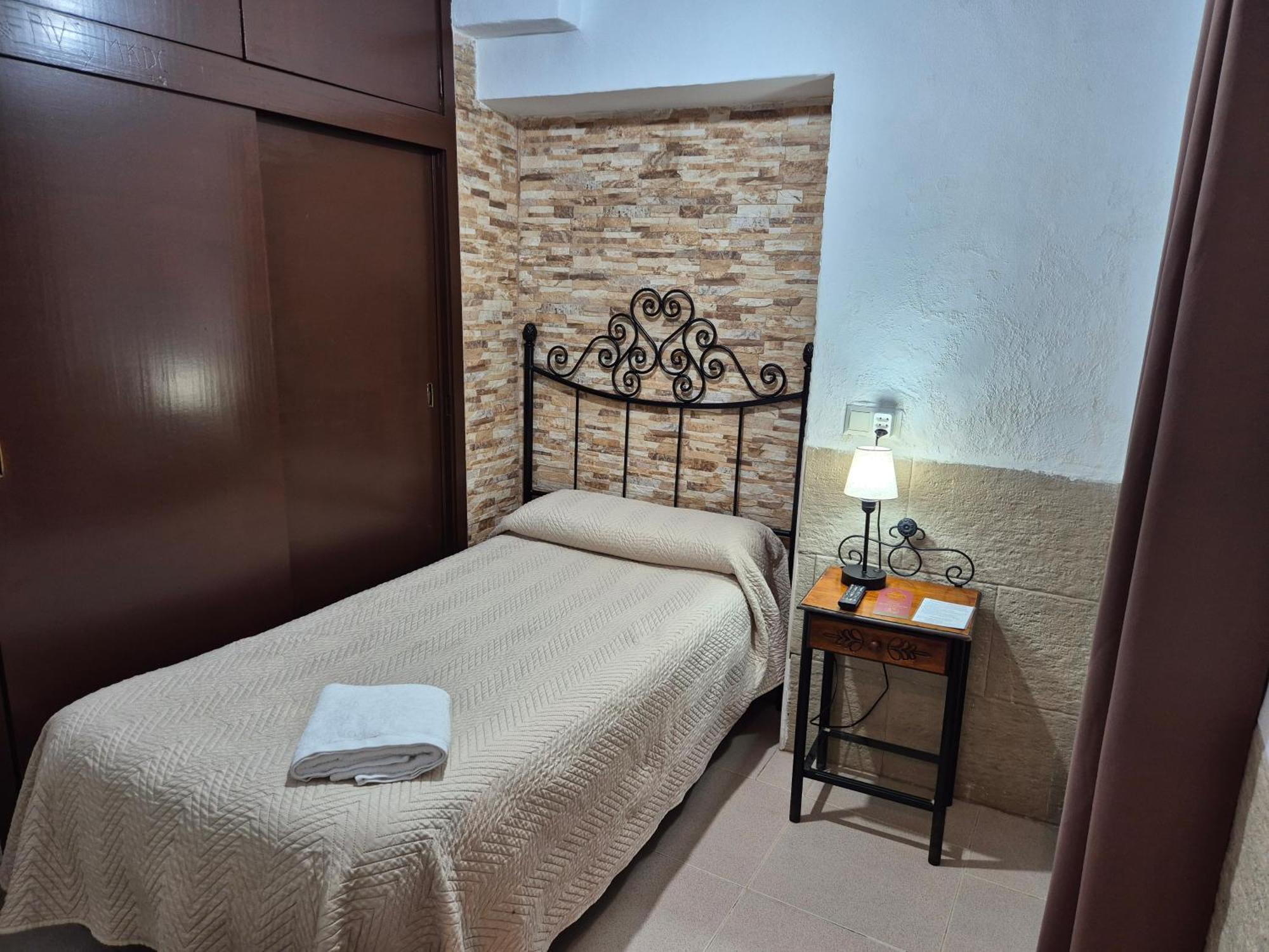Single Room Private Bathroom