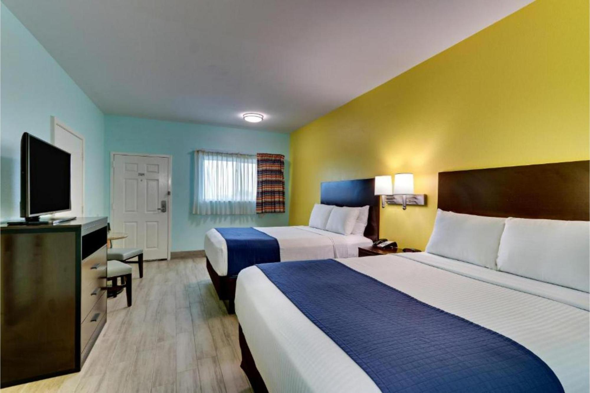 2 Queen Beds Non-Smoking