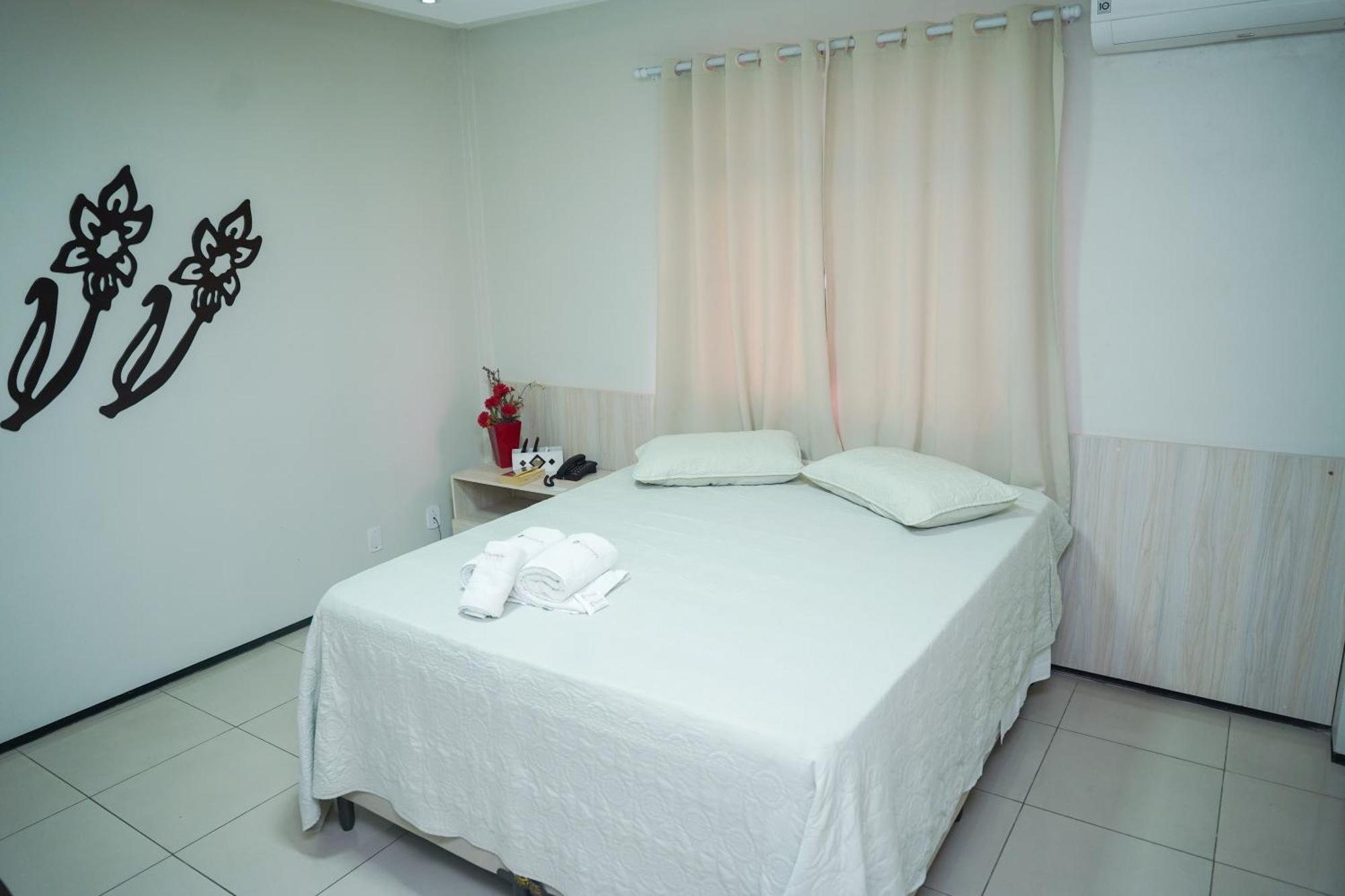 Deluxe Queen Suite