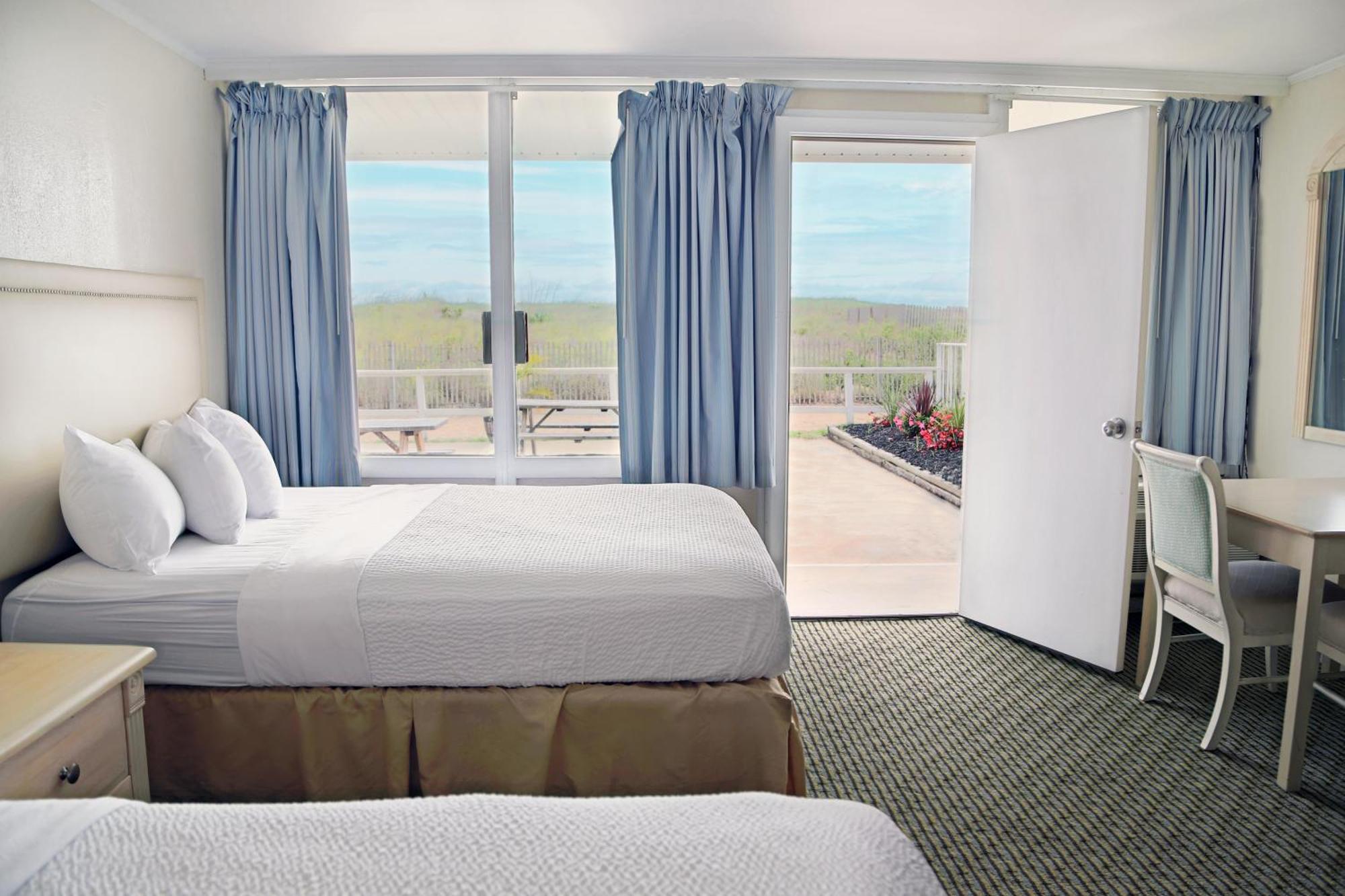 Beachfront or No view of Ocean or 2 double beds
