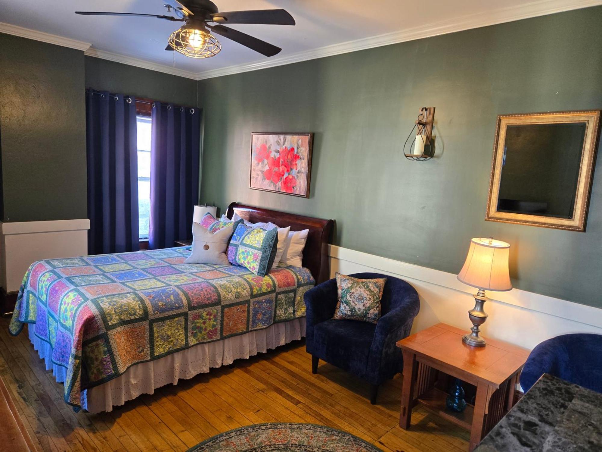 Queen Suite