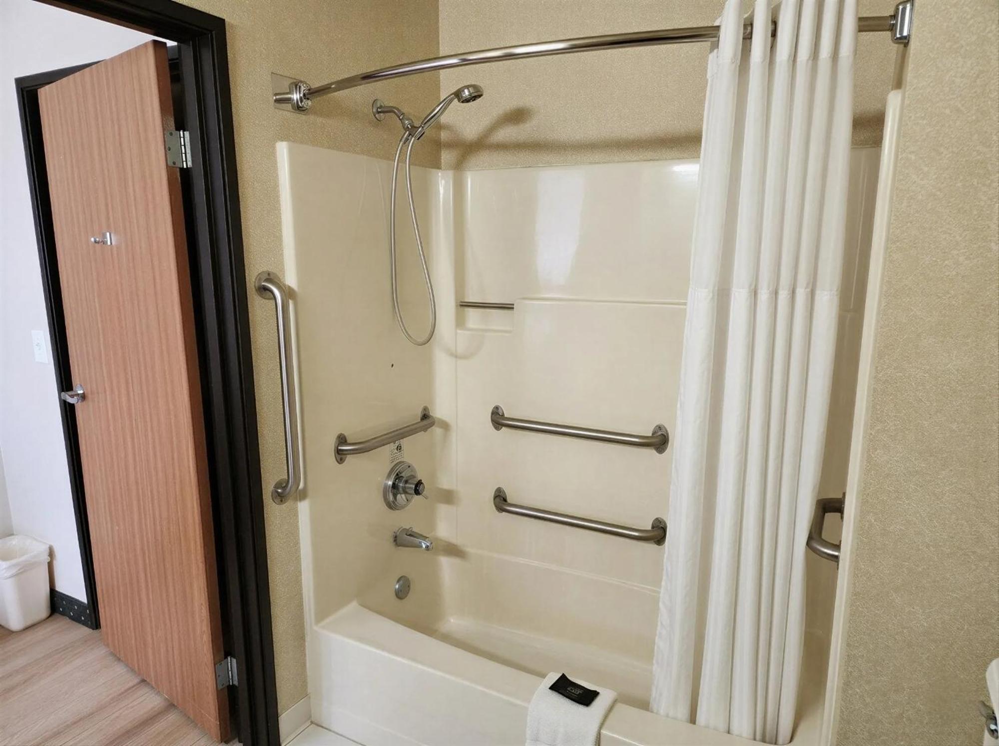 Queen Room Mobility Access or Non-Smoking