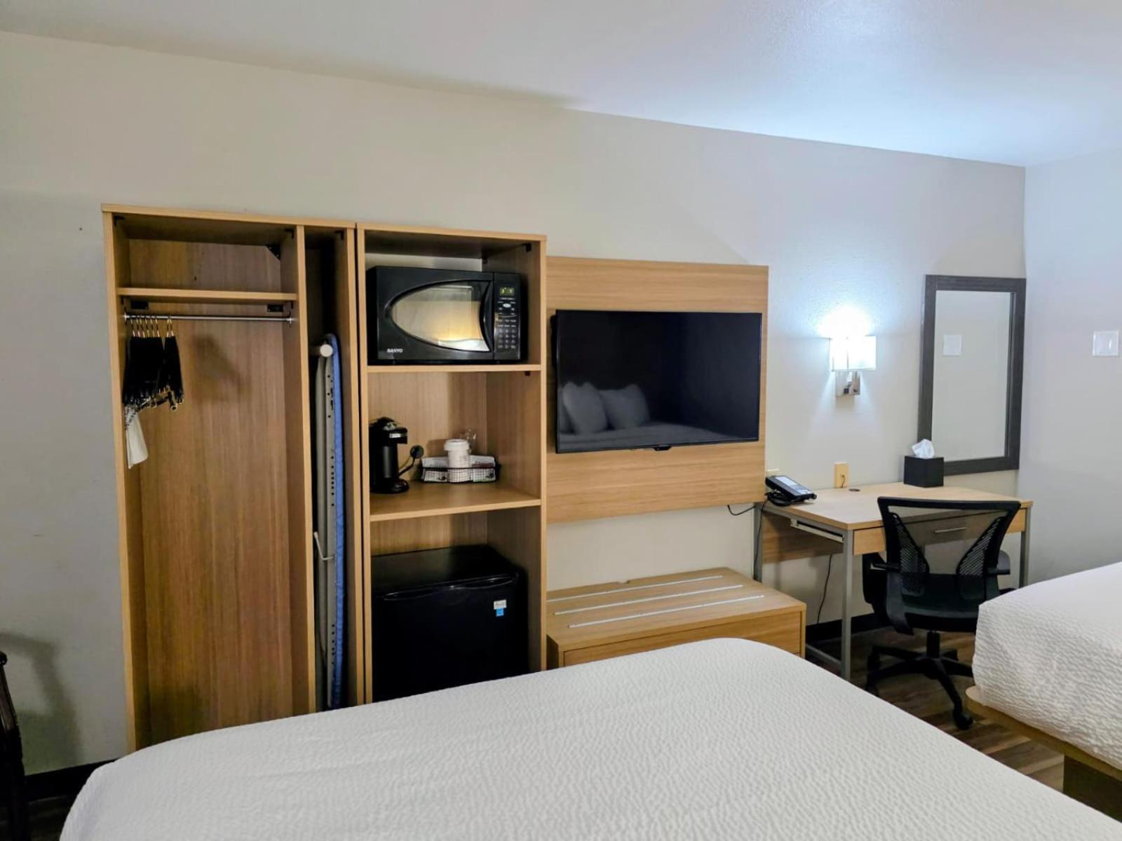 Queen Room Two Queen Beds Non-Smoking