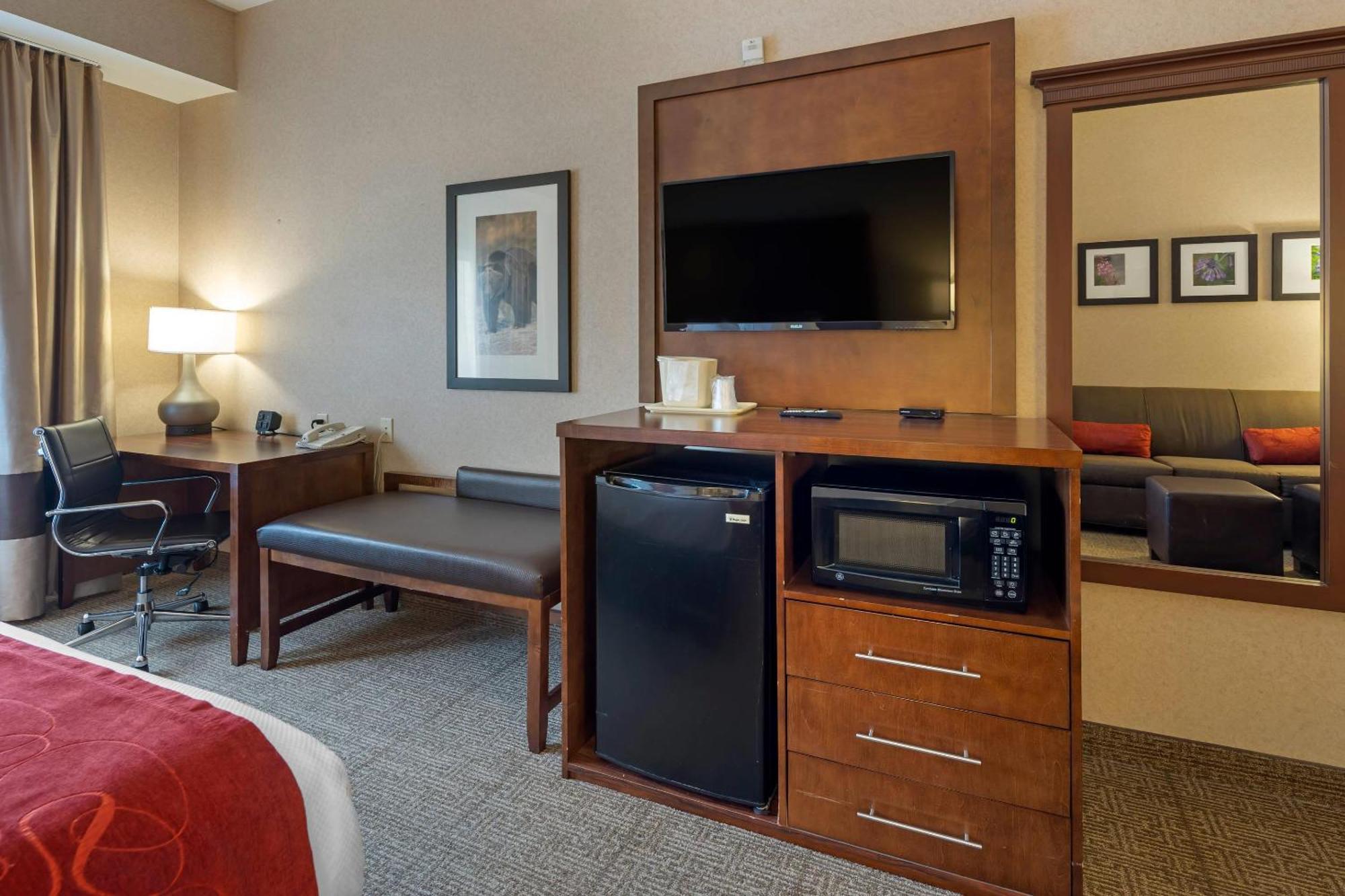 King Suite Accessible or Non-Smoking