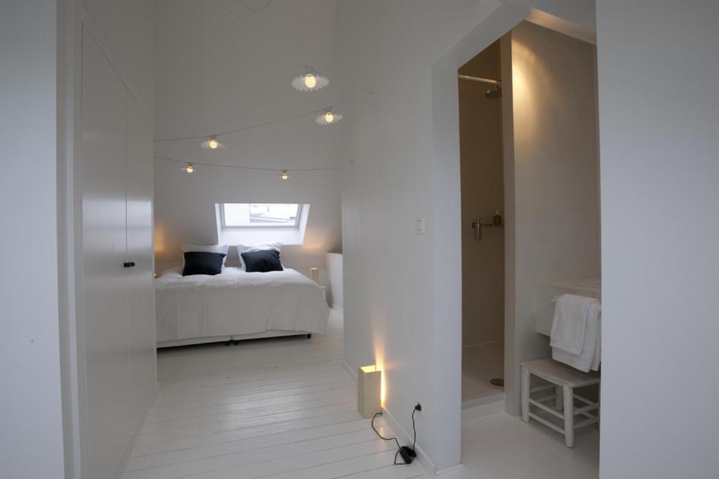 Twin Room Shower