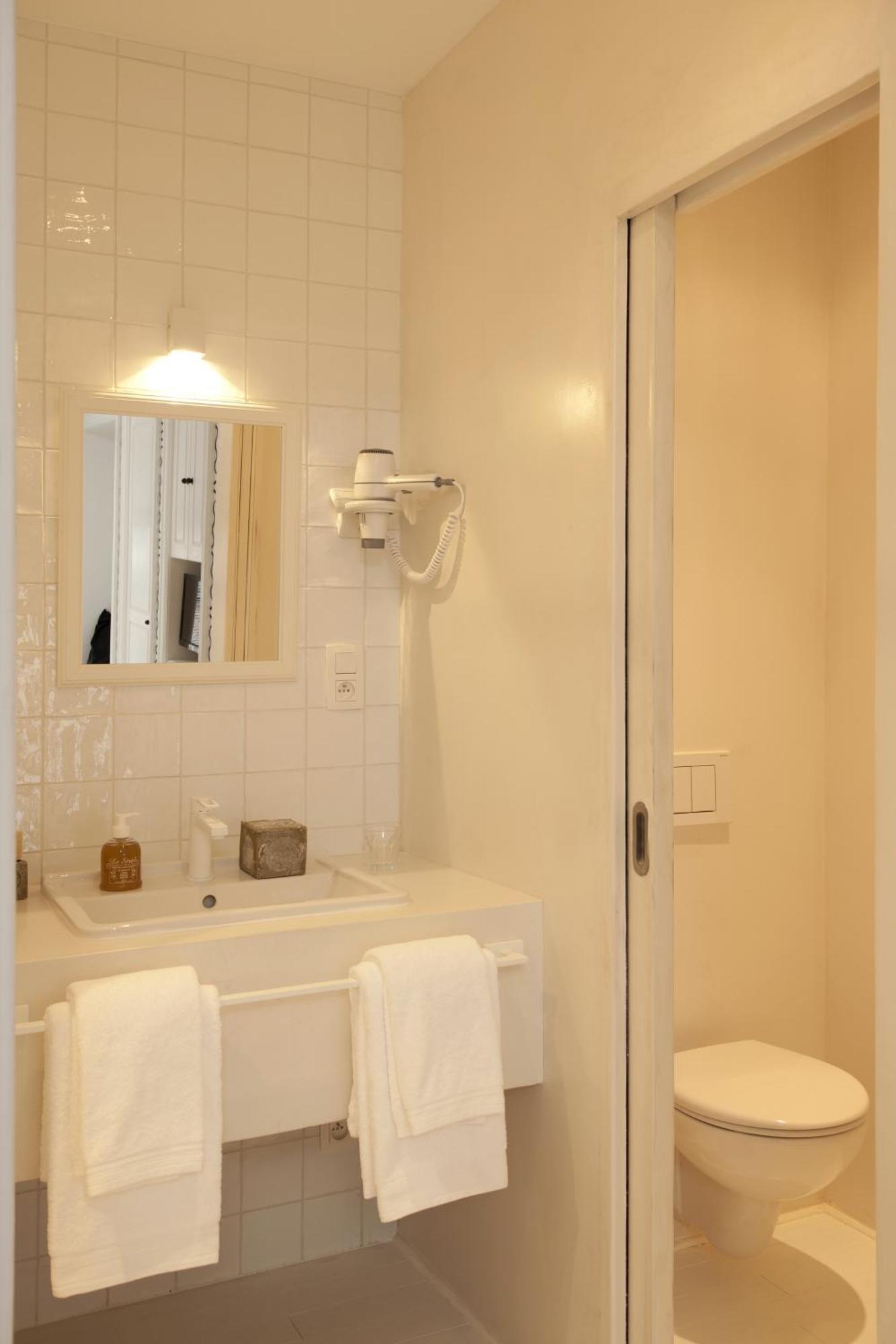 Double Room Private Bathroom
