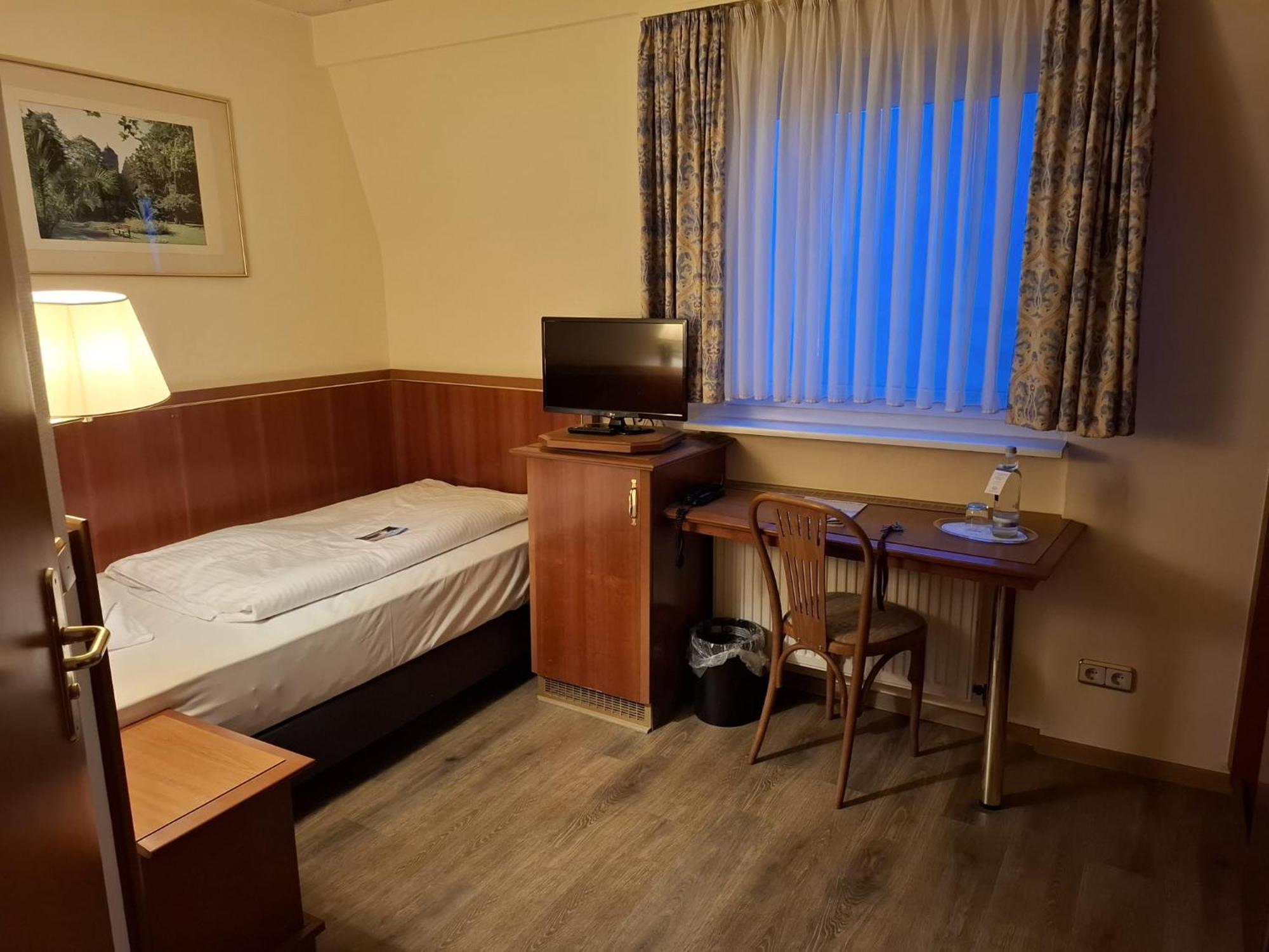 Small Single Room