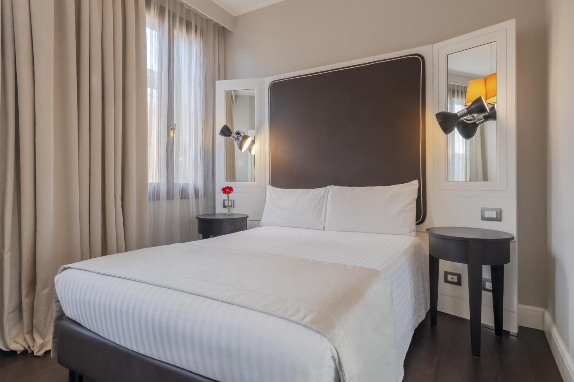 Classic Double Room Small Double Bed
