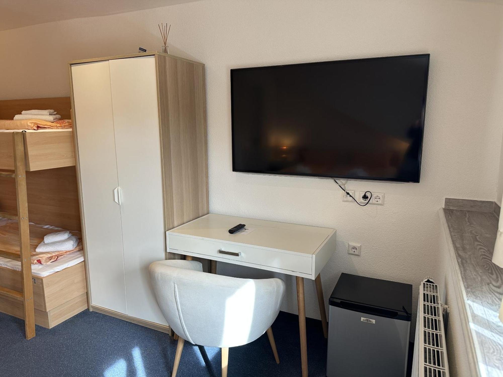 Quadruple Room Private Bathroom
