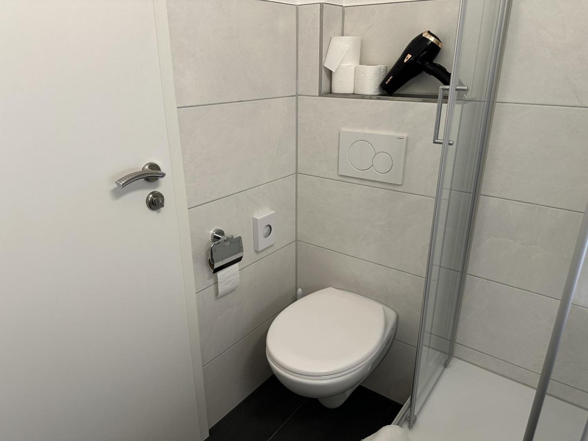 Quadruple Room Private Bathroom