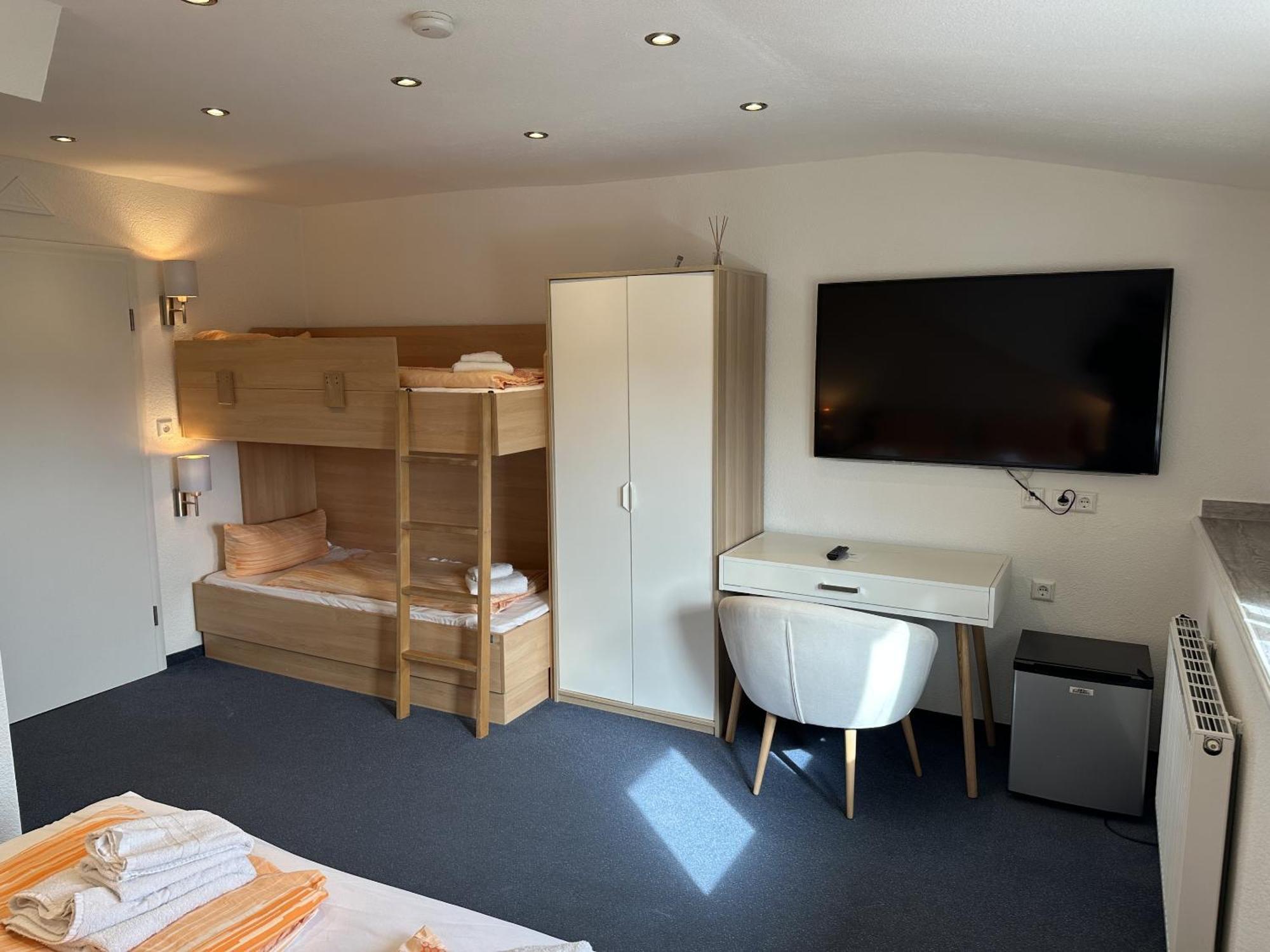 Quadruple Room Private Bathroom