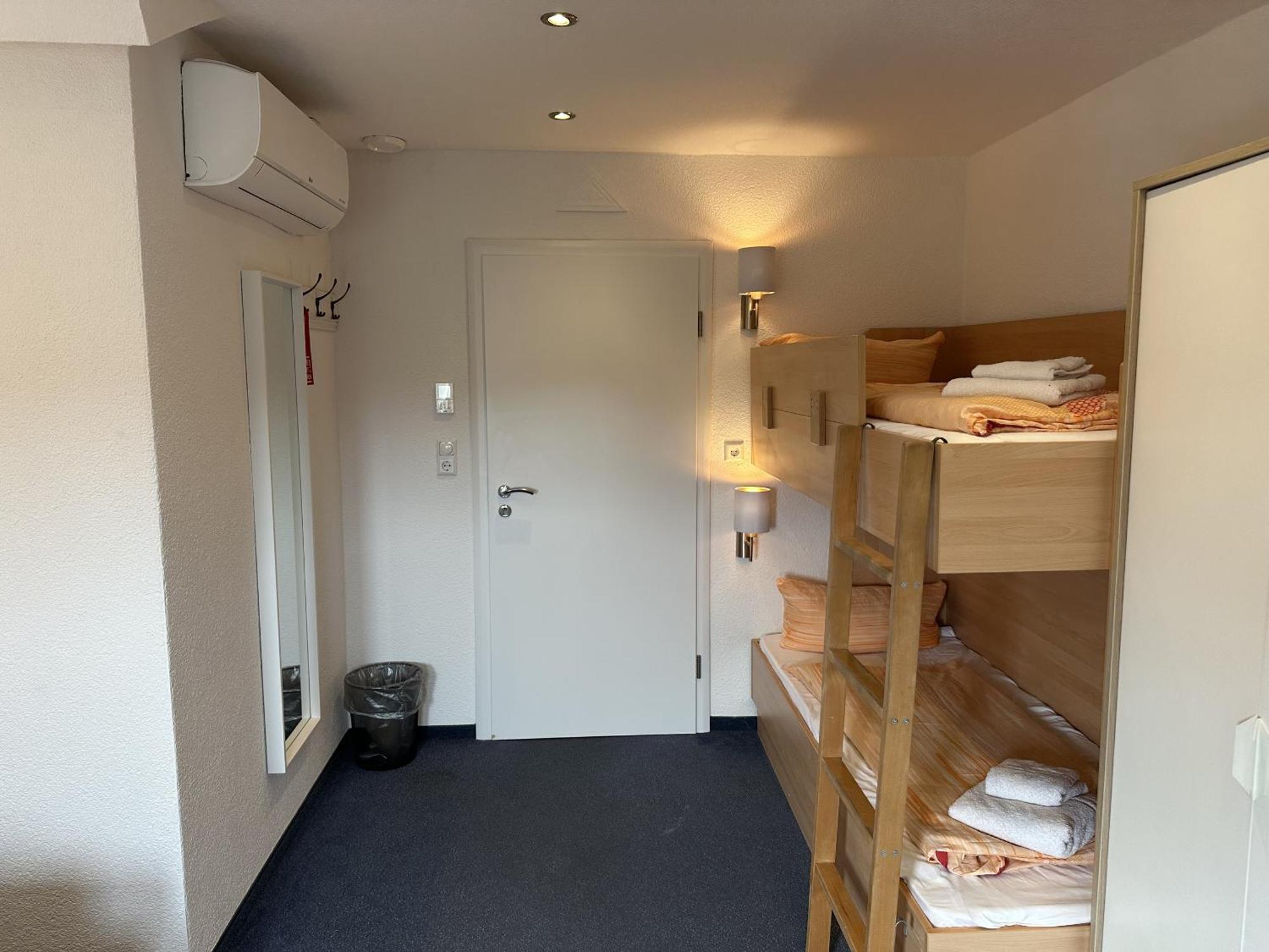 Quadruple Room Private Bathroom