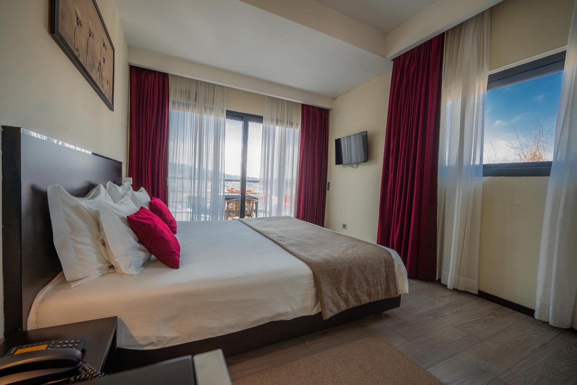 Suite South