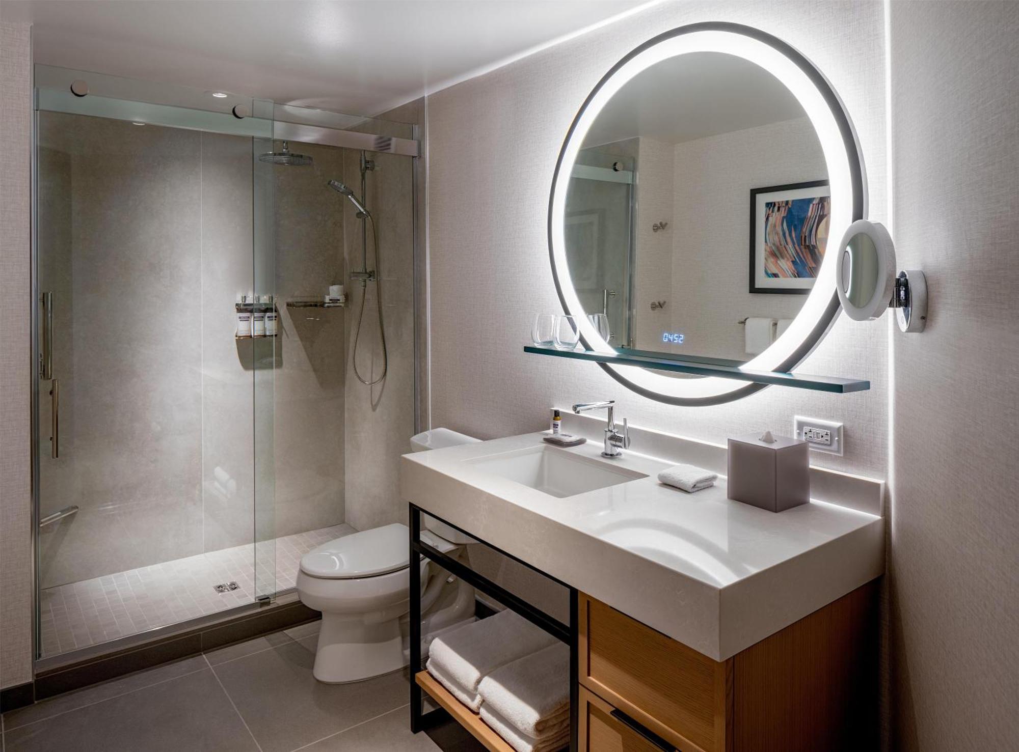 Queen Room with Two Queen Beds and Accessible Shower,1756514663:JPEG