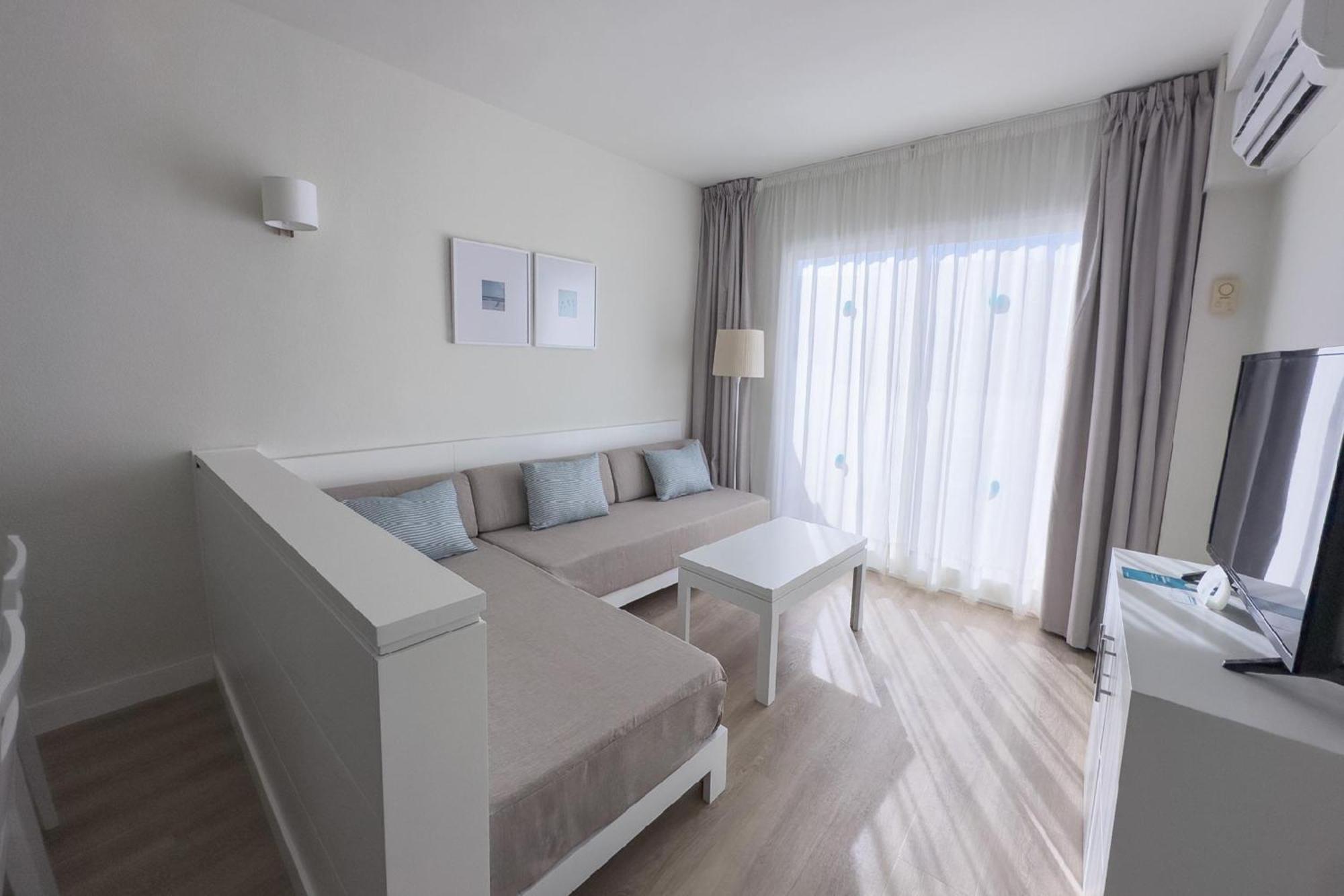 Superior One-Bedroom Apartment