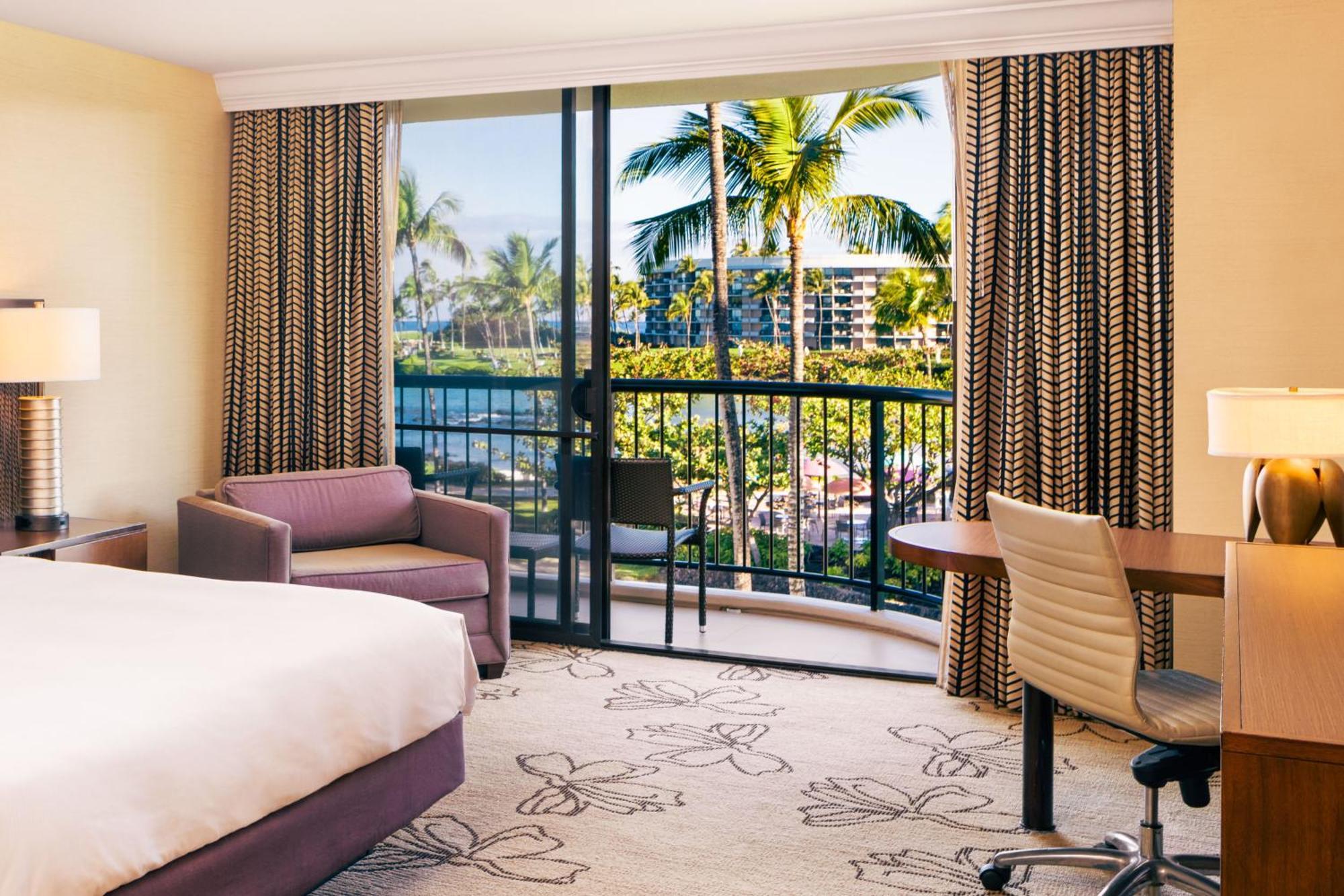 Makai Room One King with Ocean View