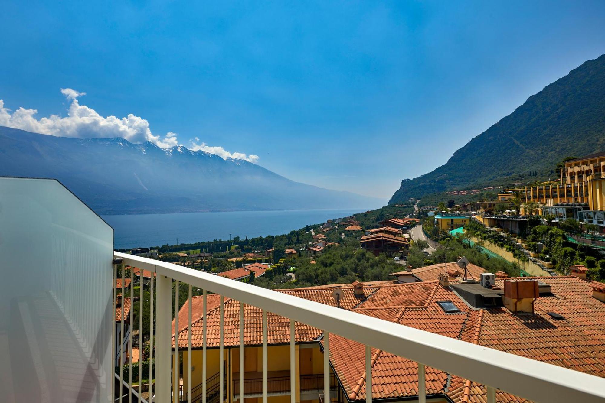 Superior Double or Twin Room Lake View