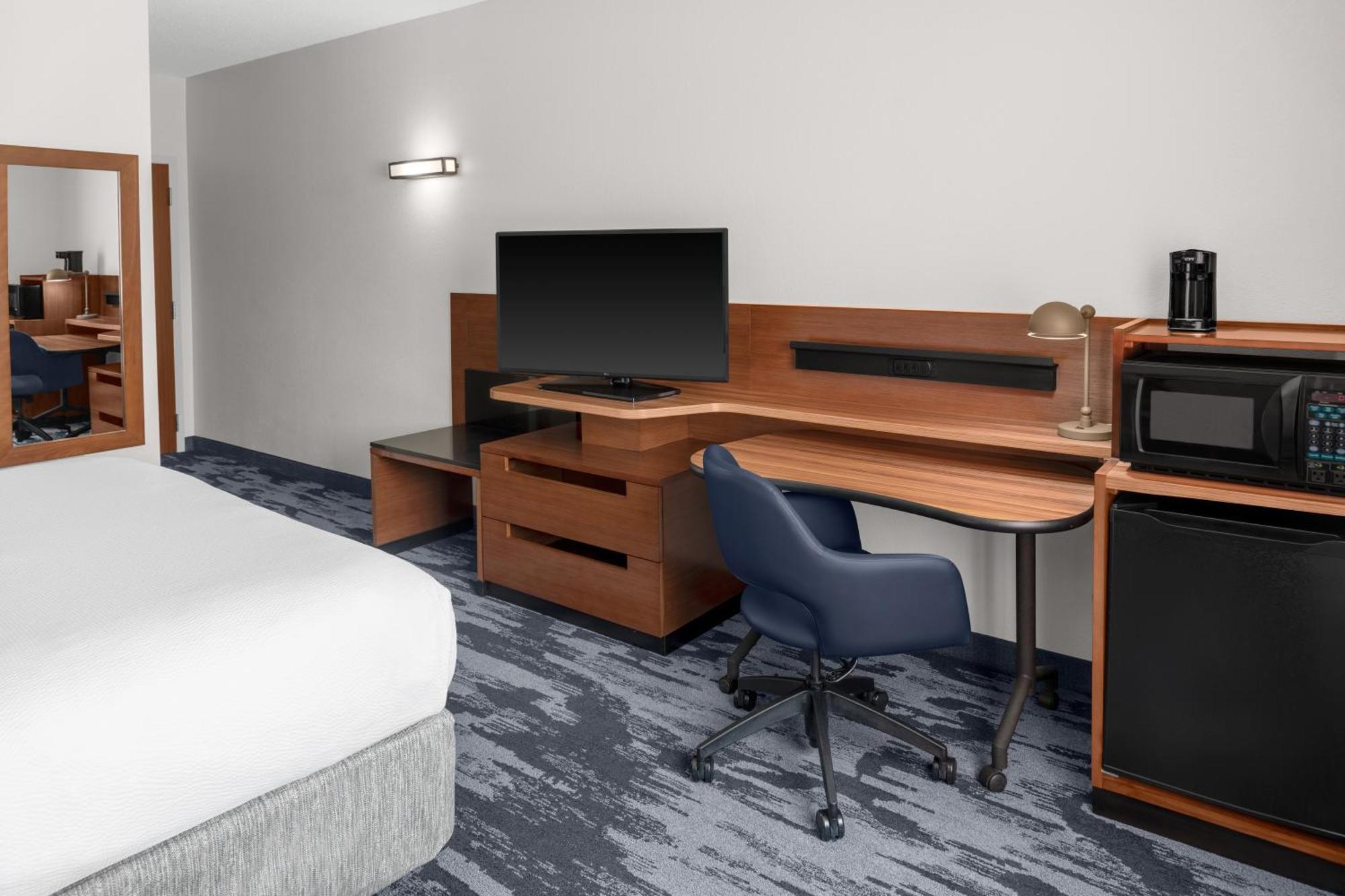 King Room Transfer Shower Mobility Access or Hearing Accessible