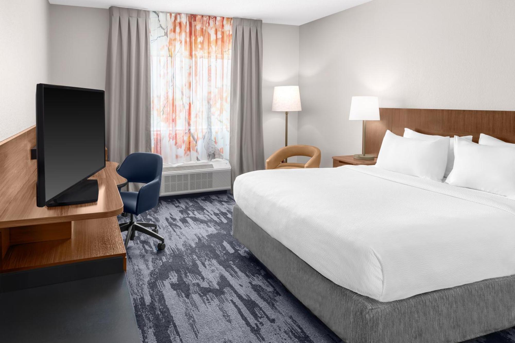 King Room Transfer Shower Mobility Access or Hearing Accessible