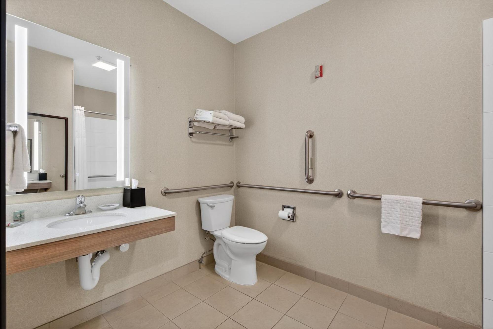 Queen Room Roll Shower Mobility Access