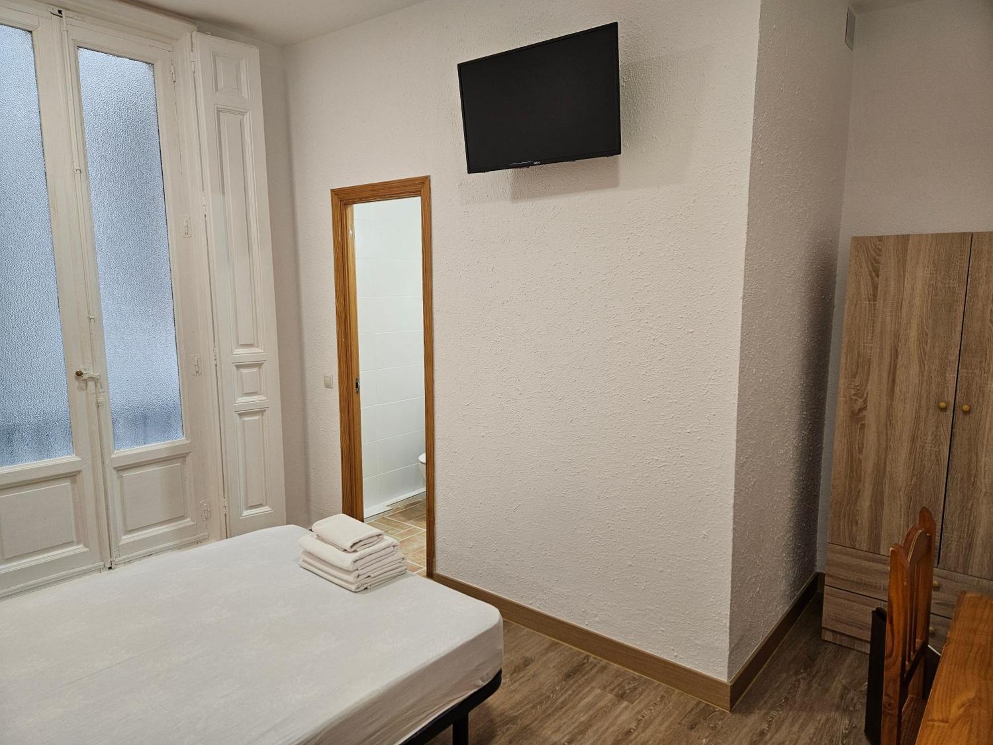 Double Room Private Bathroom