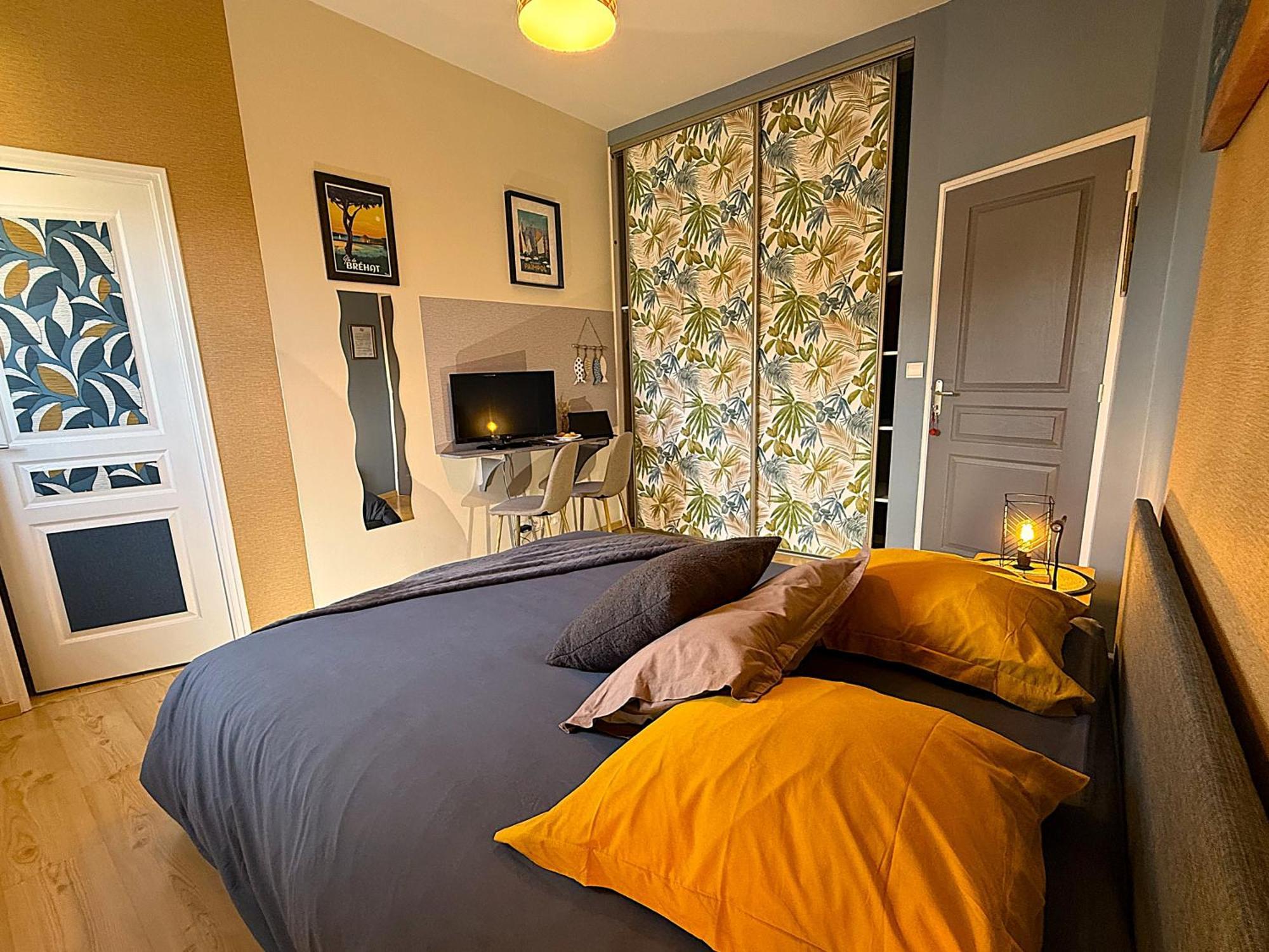 Deluxe Double Room Side Sea View
