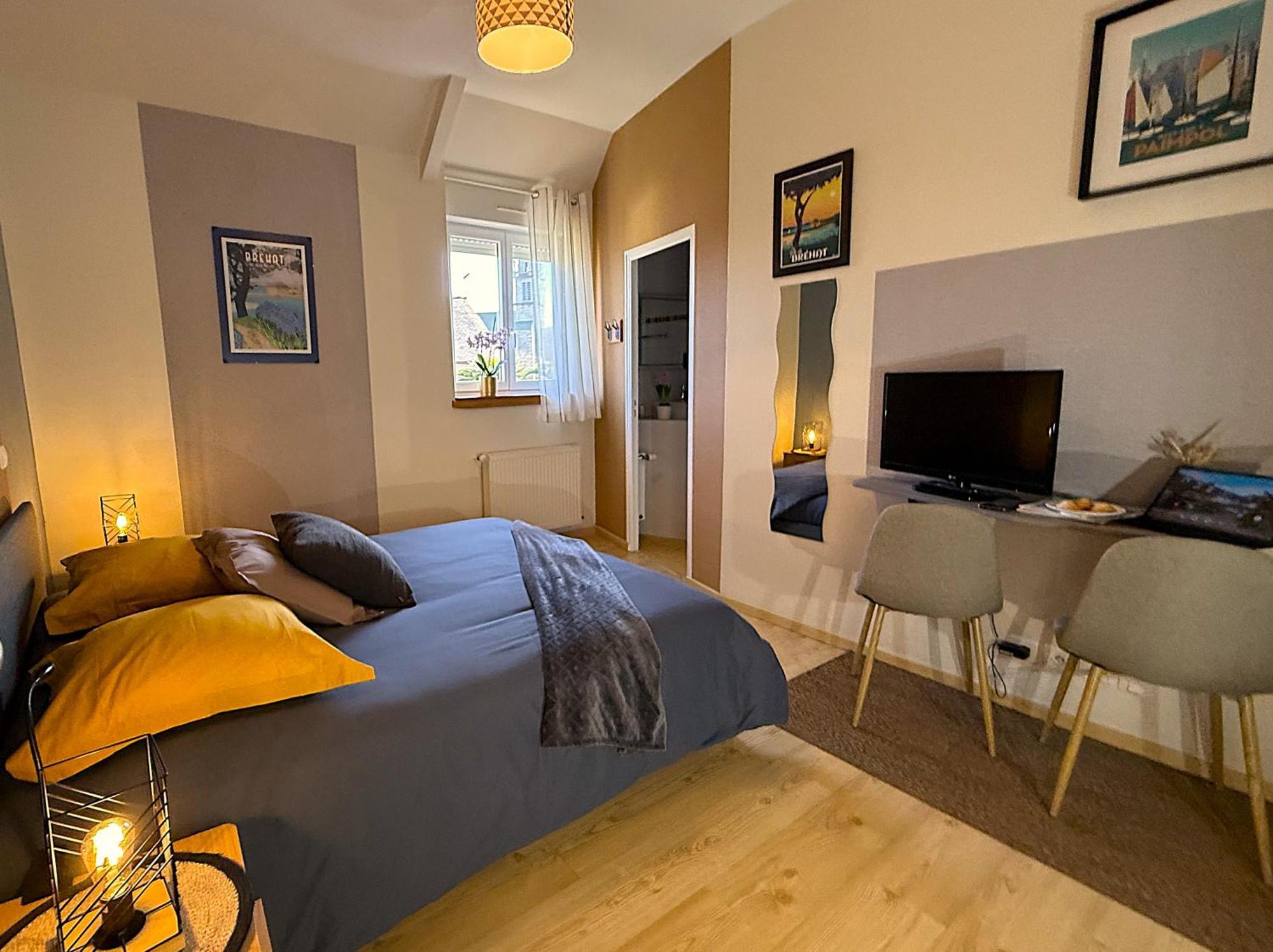 Deluxe Double Room Side Sea View