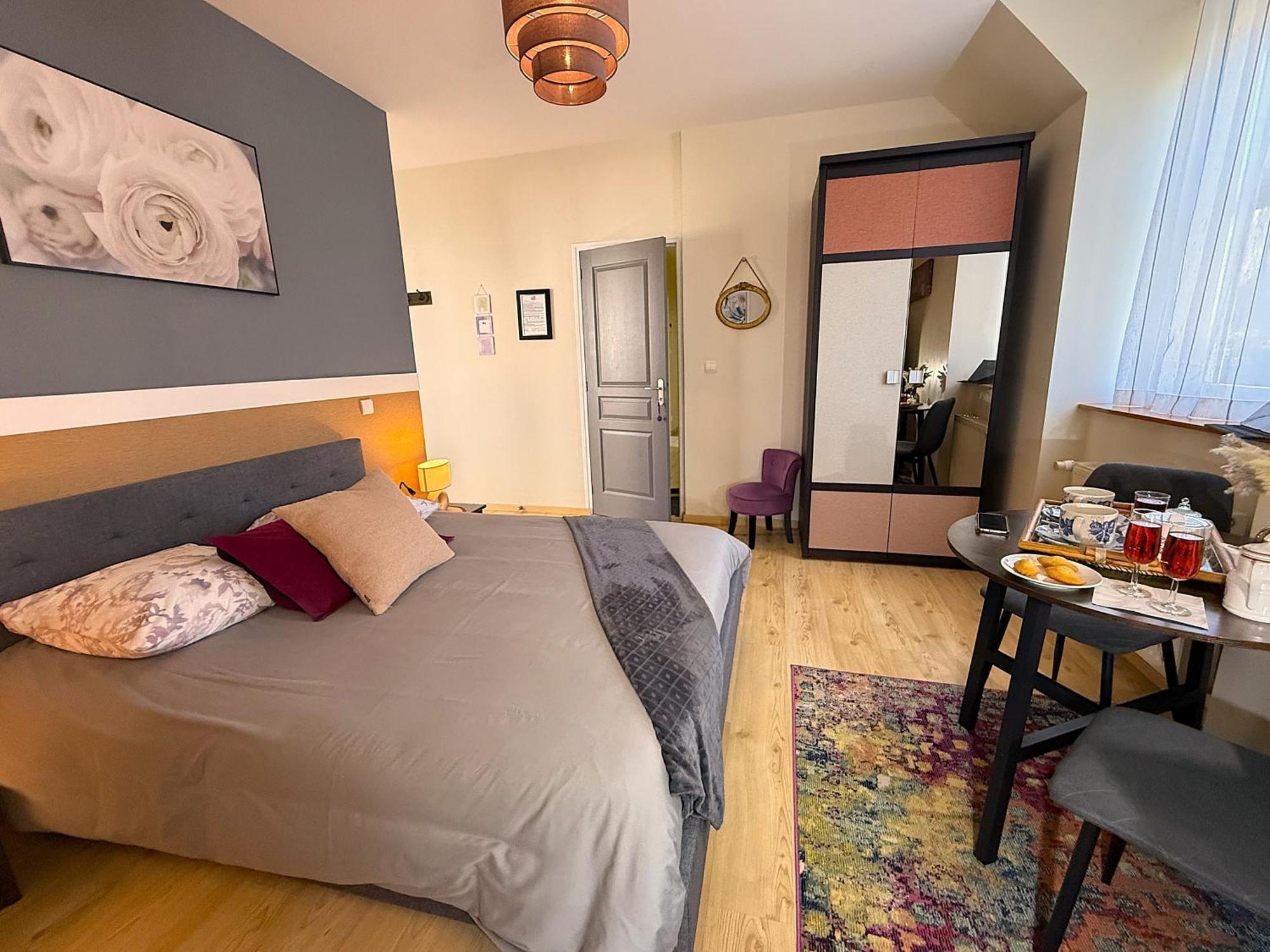Deluxe Queen Room