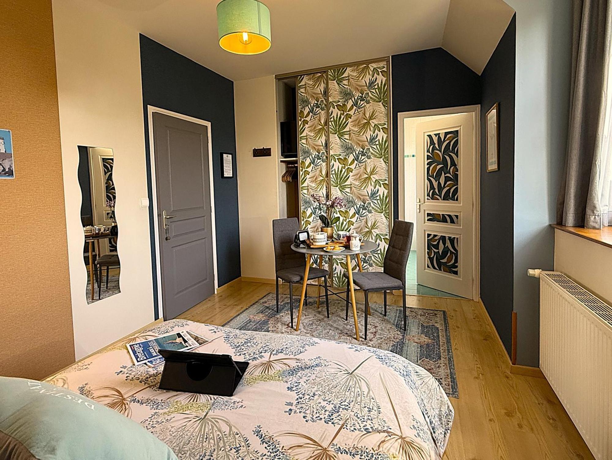 Deluxe Double Room Side Sea View