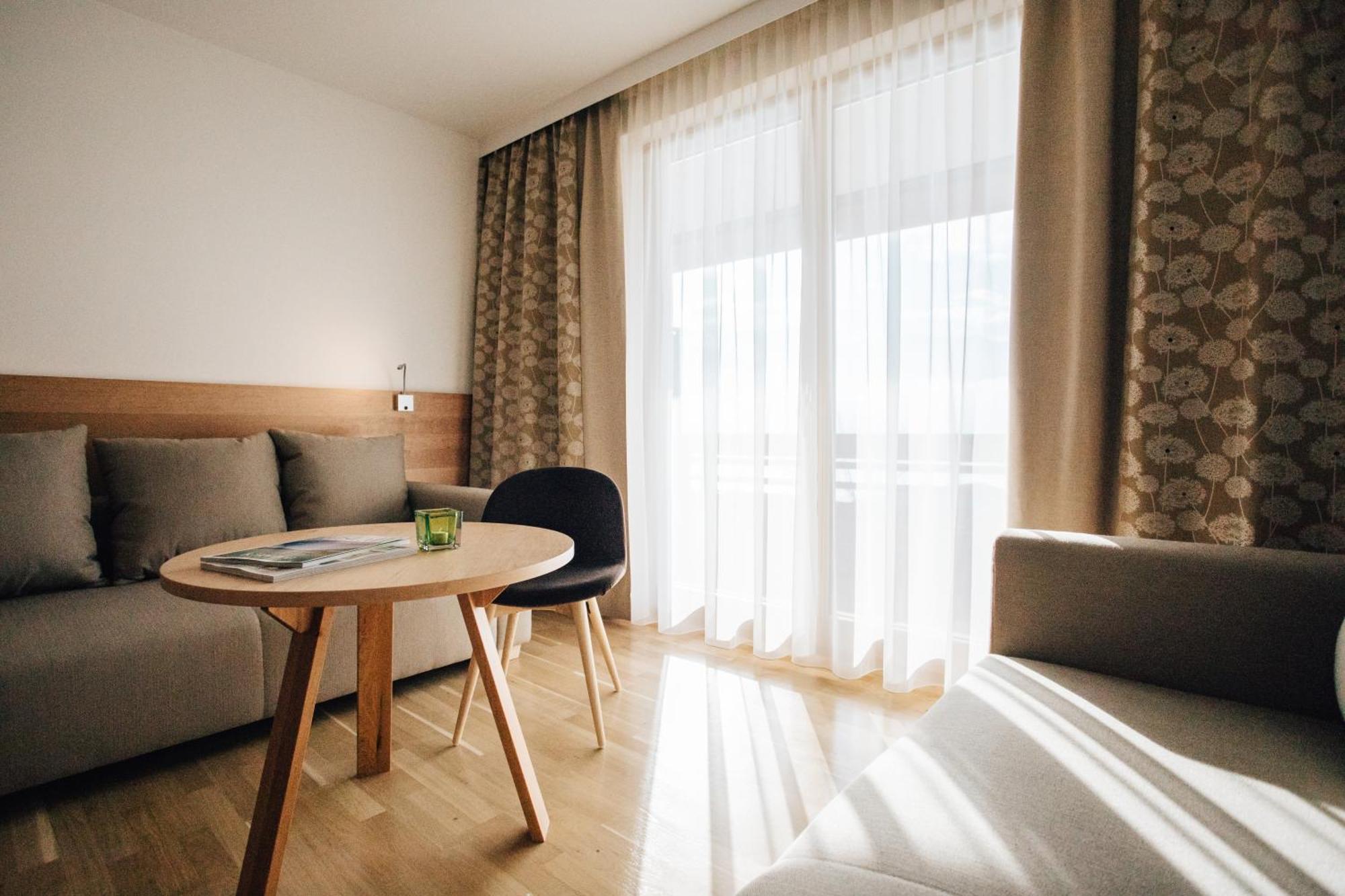 Suite Balcony Lake View