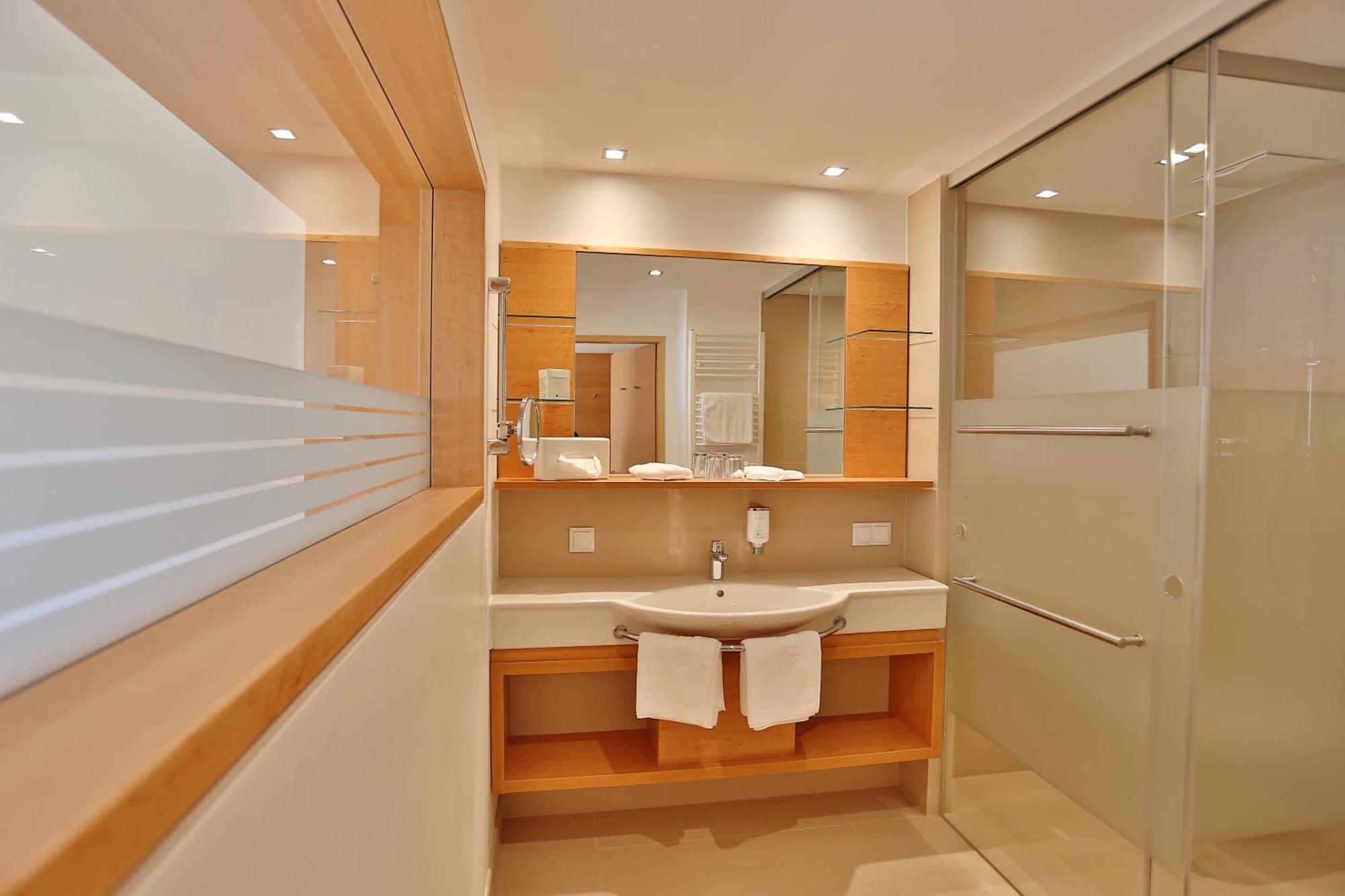 Superior Double Room Balcony or Terrace Lake View