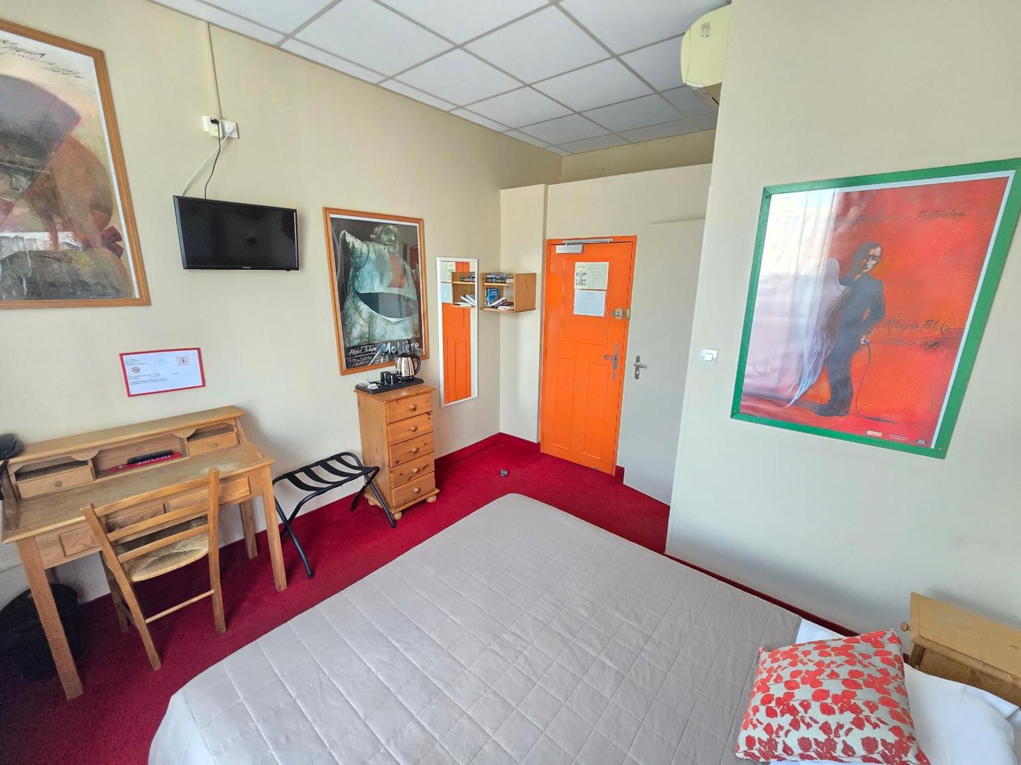 Standard Queen Room