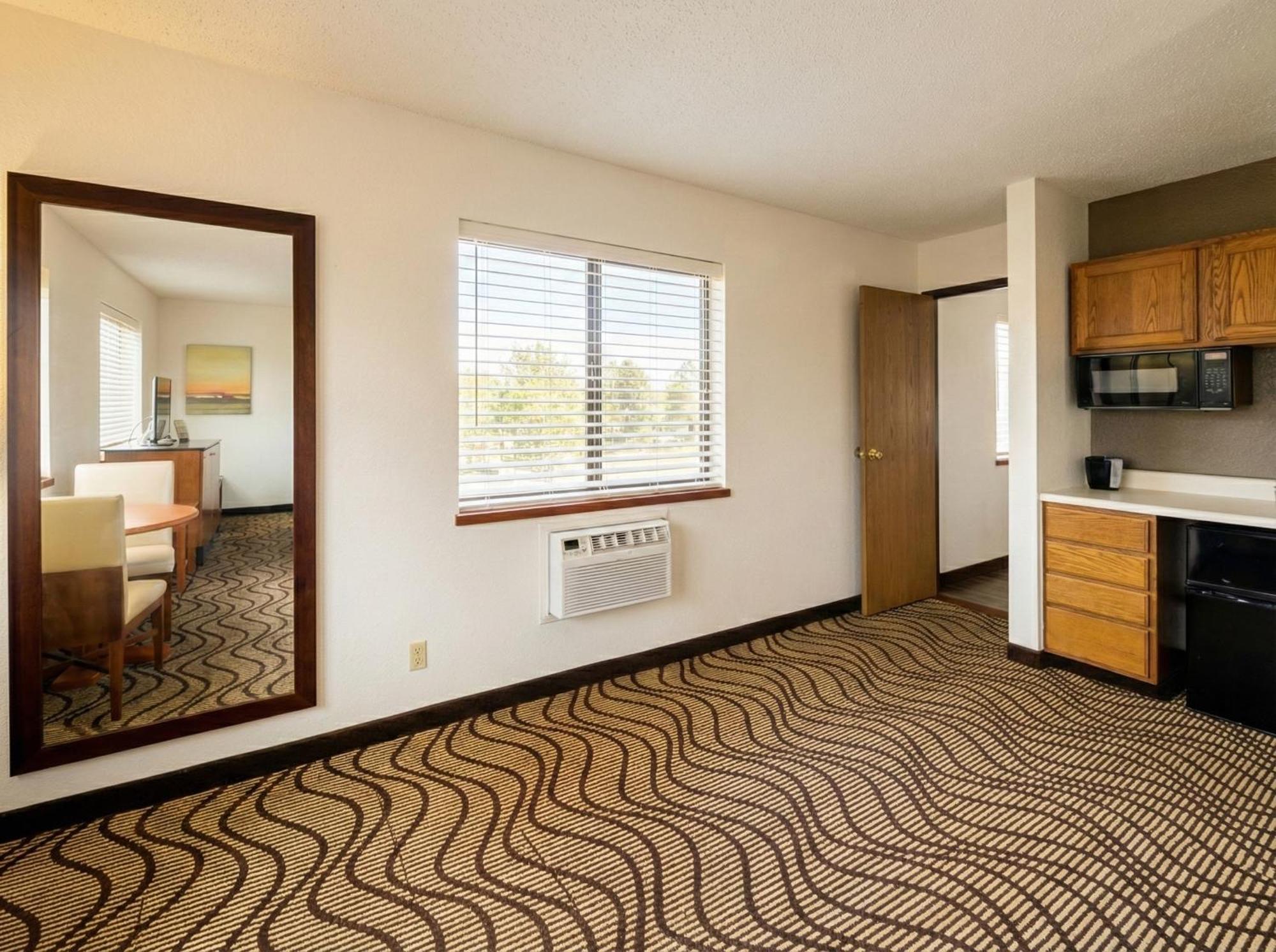 King Jacuzzi Suite
