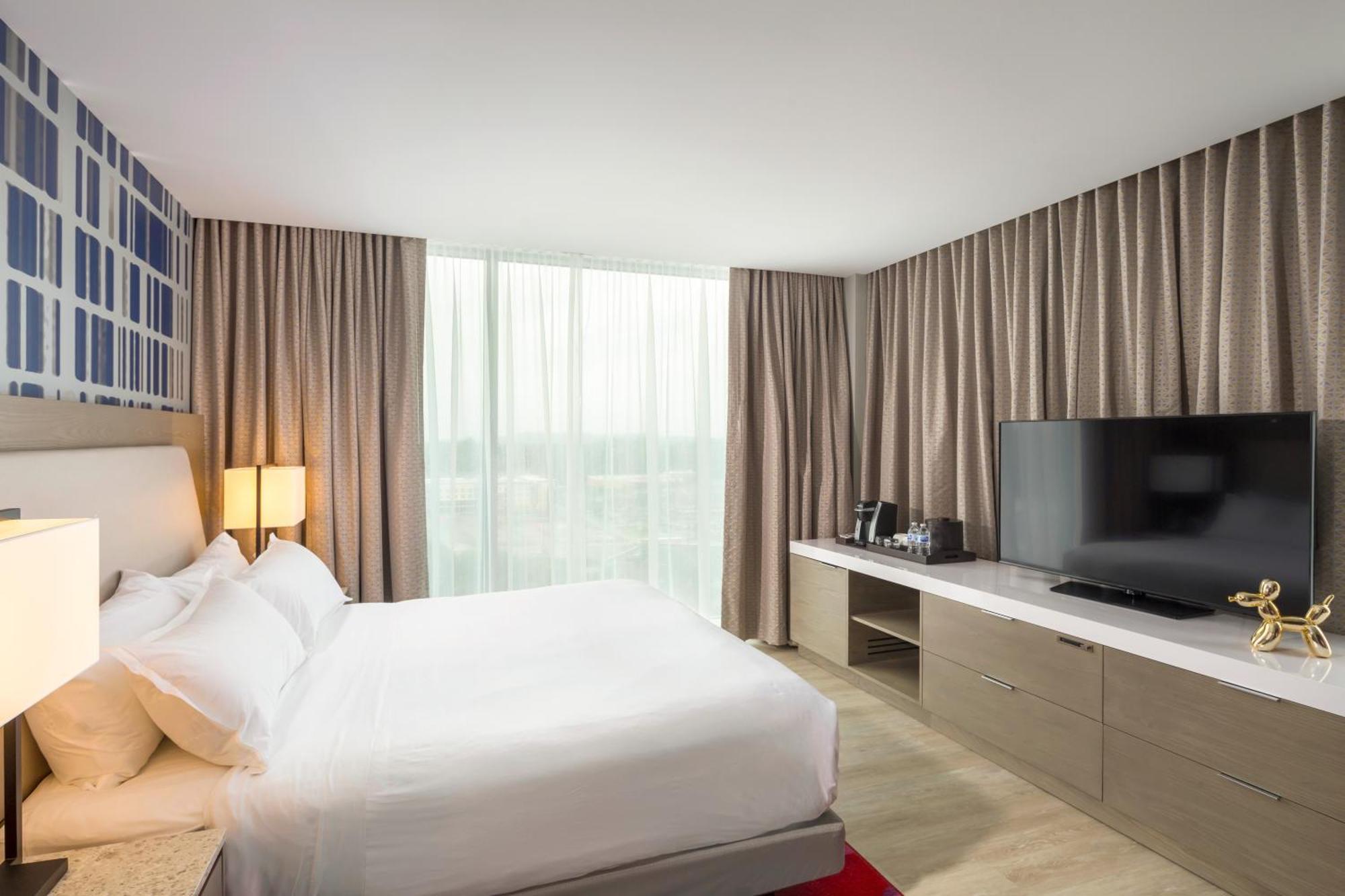 King Suite Sofa Bed City View