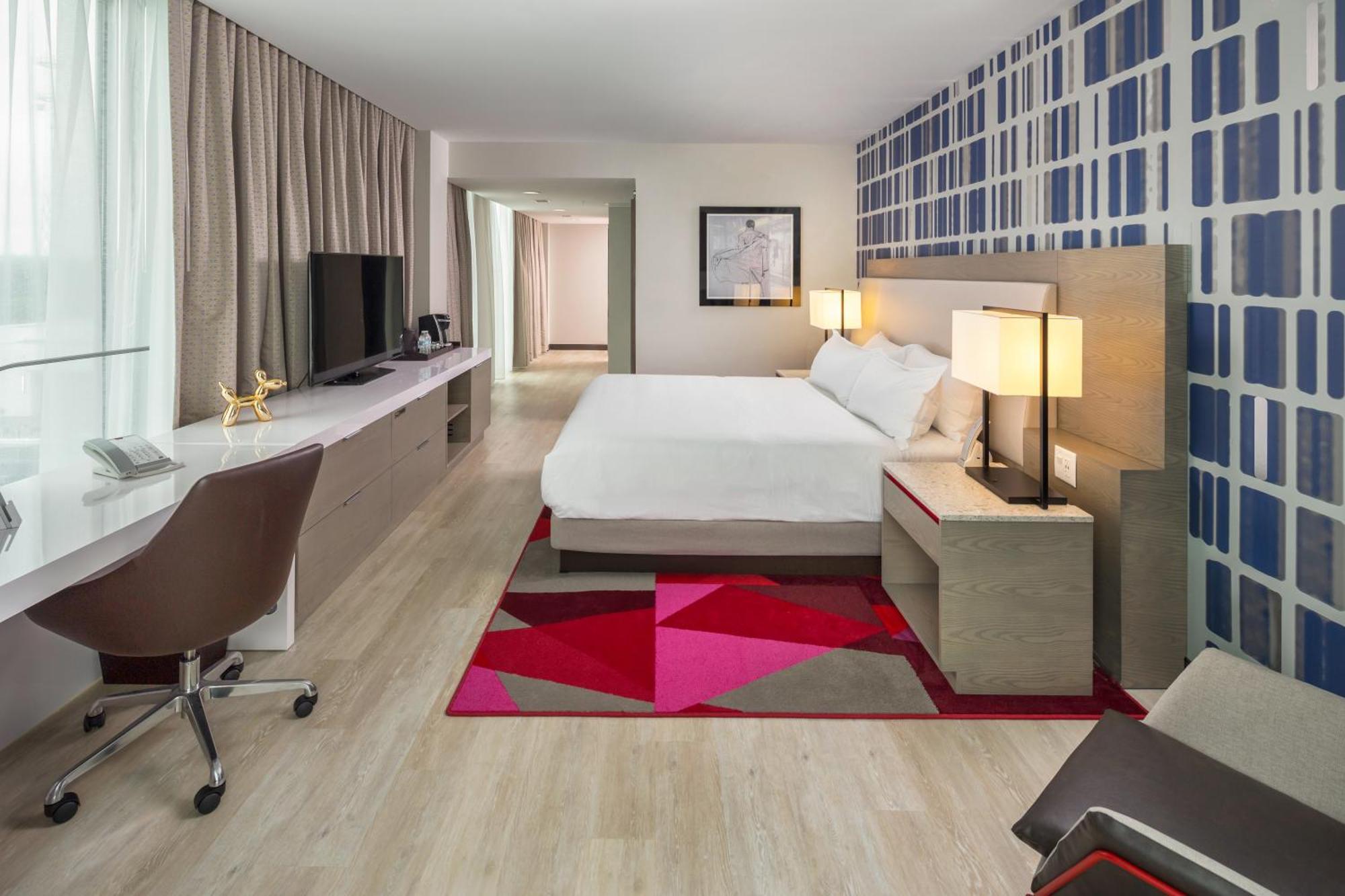 Junior King Suite