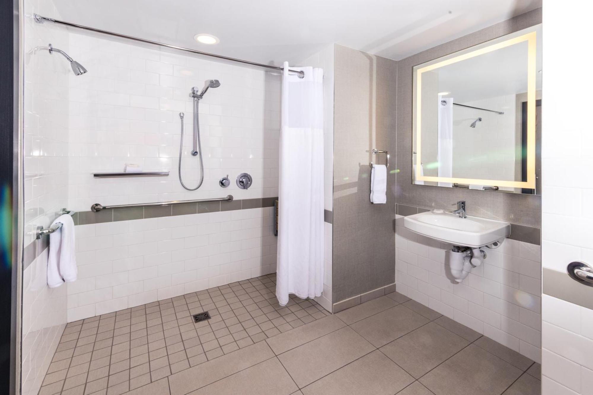 Queen Room Two Queen Beds City View Mobility Hearing Accessible