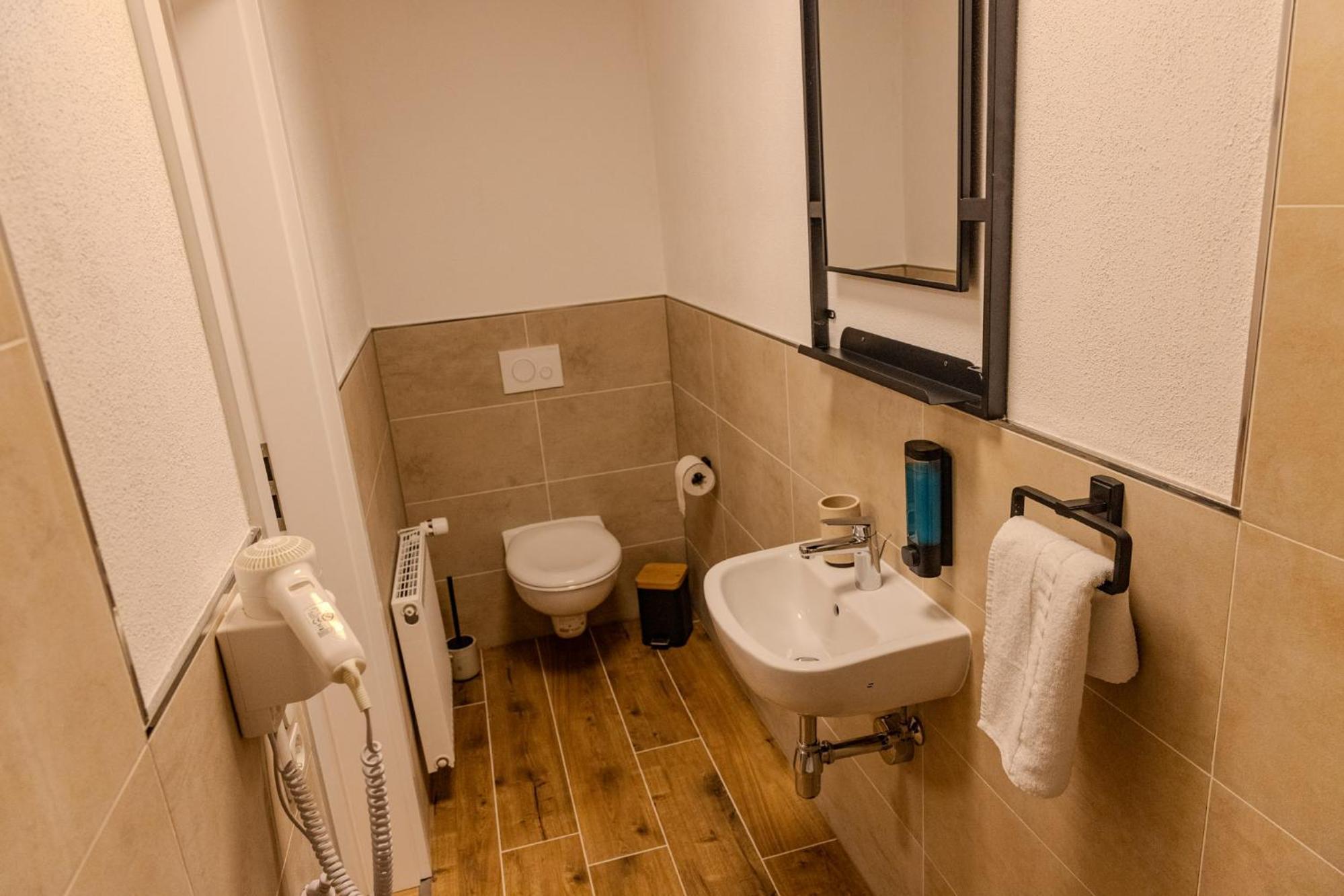 Twin Room Private Bathroom