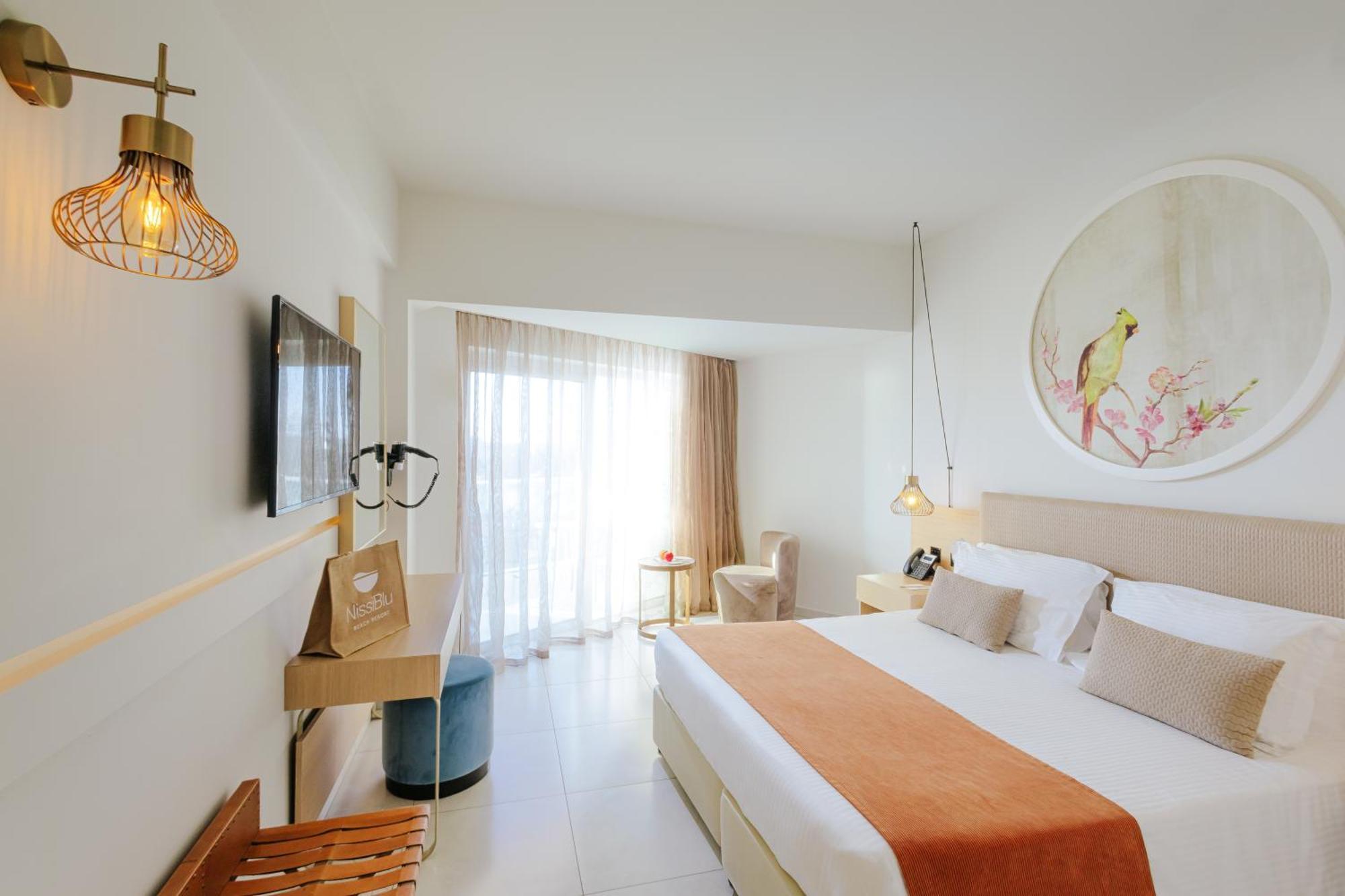 Superior Double or Twin Room Side Sea View