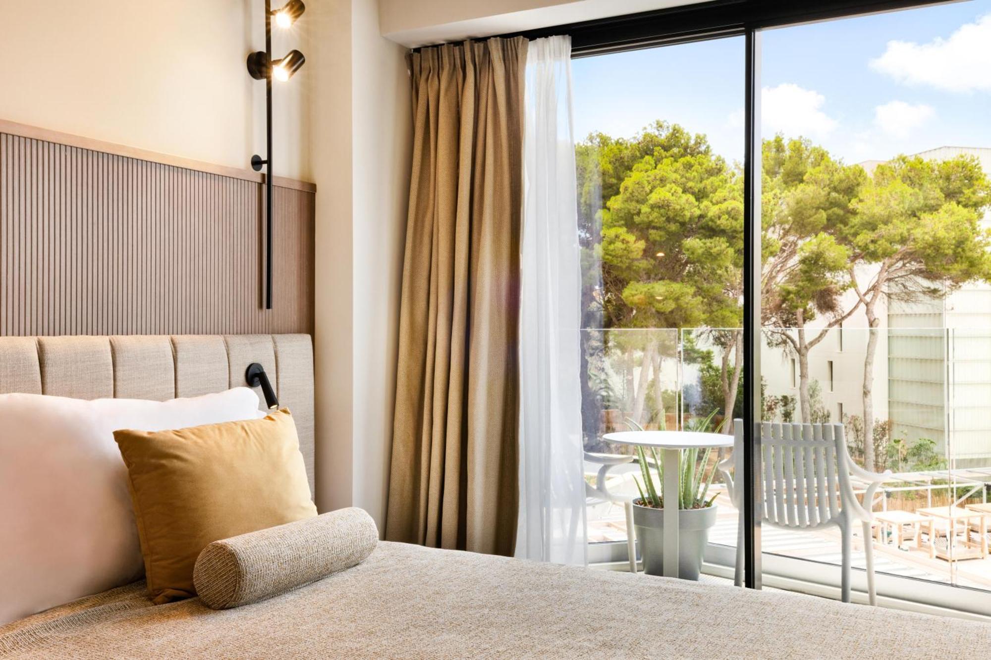Double Room Pool View